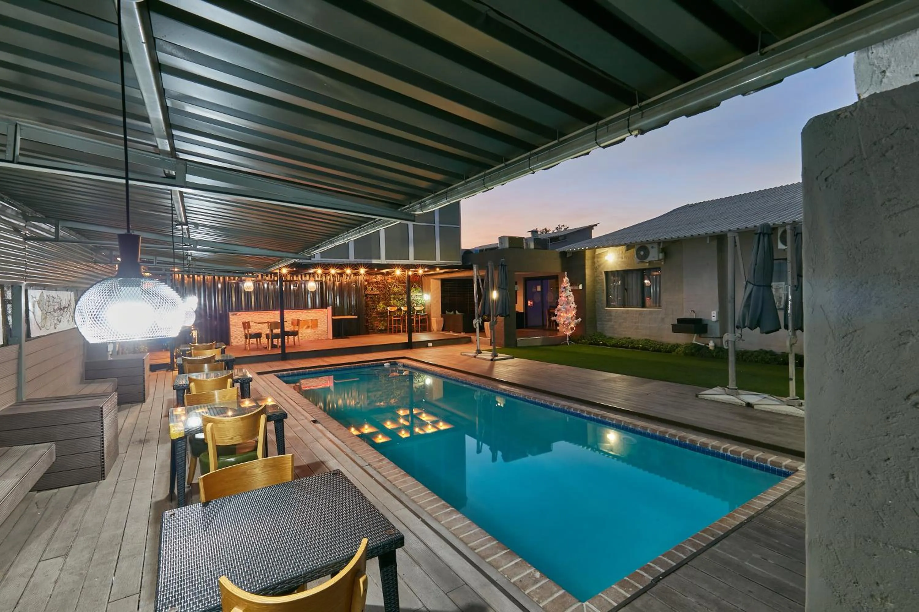 Swimming pool in Phudzi Hotel