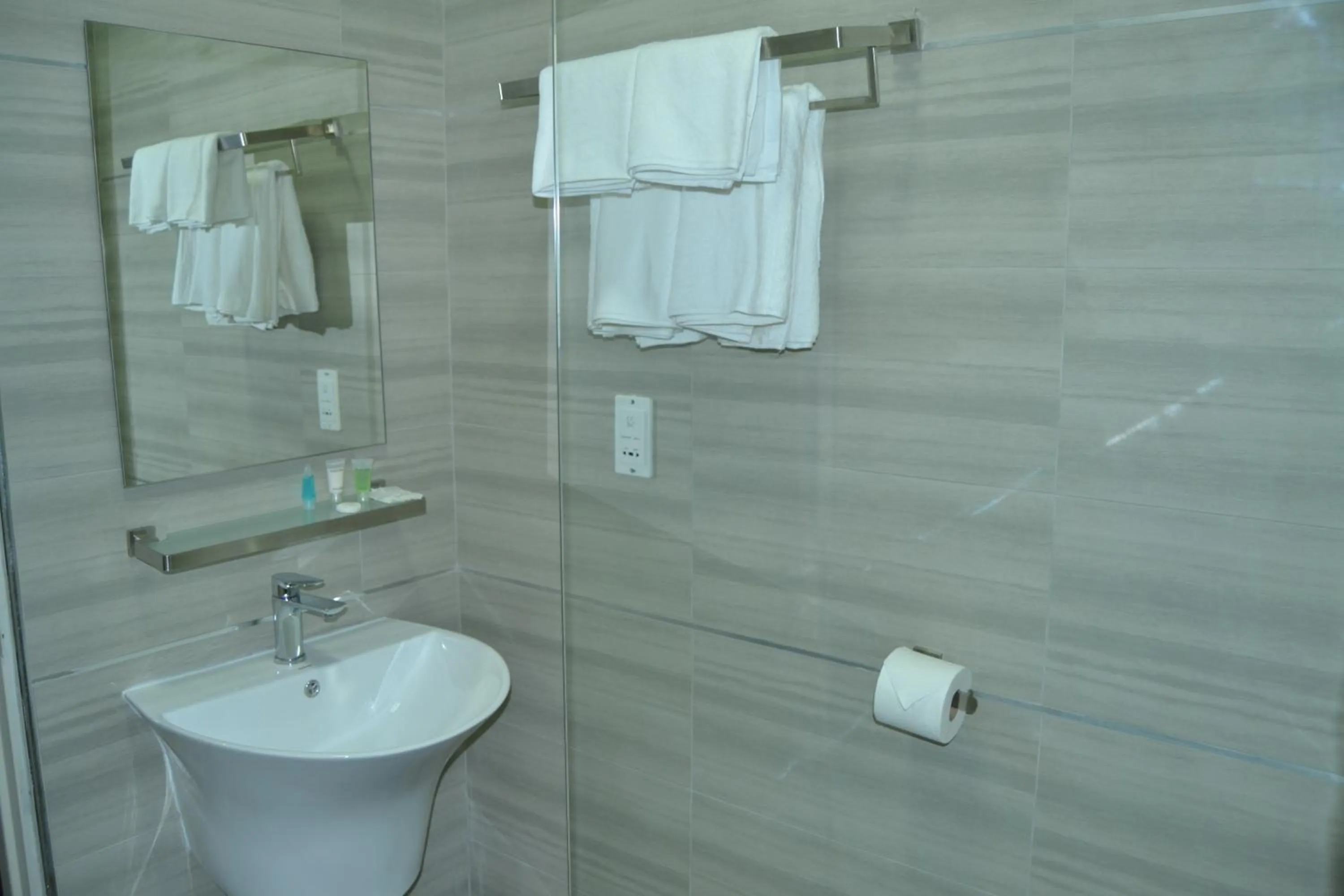 Bathroom in Phudzi Hotel