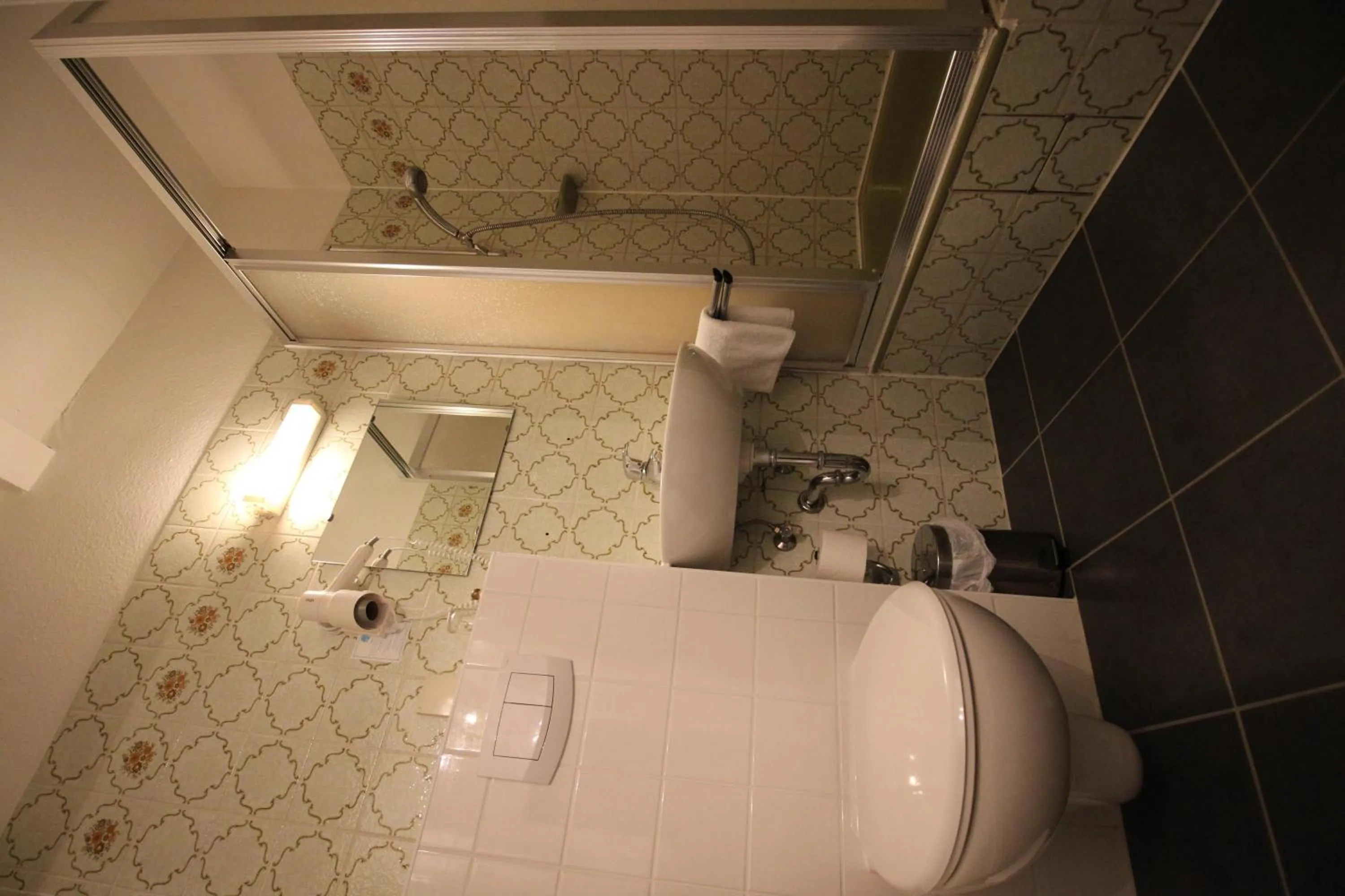 Shower in Hotel Garni Zur Linde