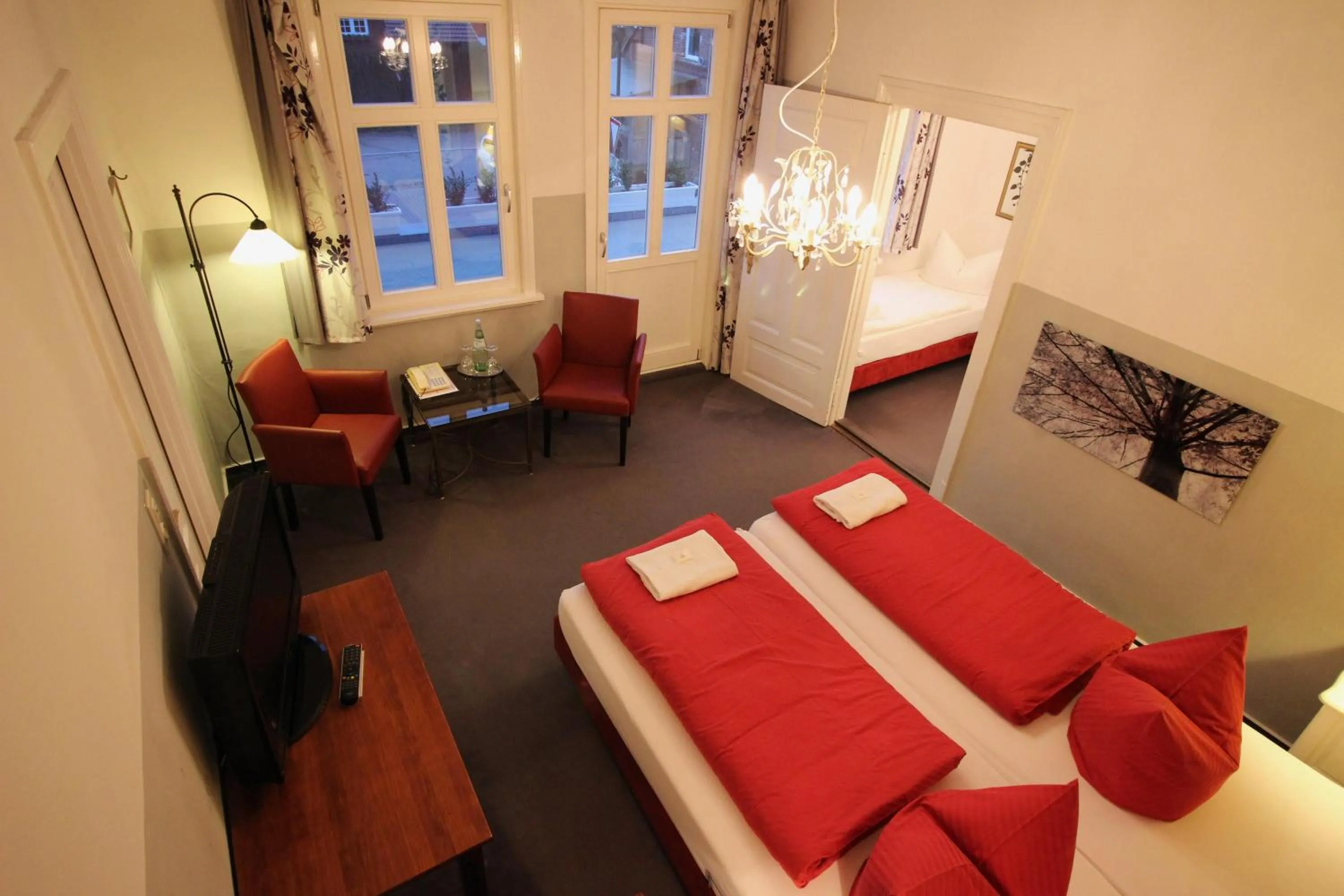 Photo of the whole room, Bed in Hotel Garni Zur Linde