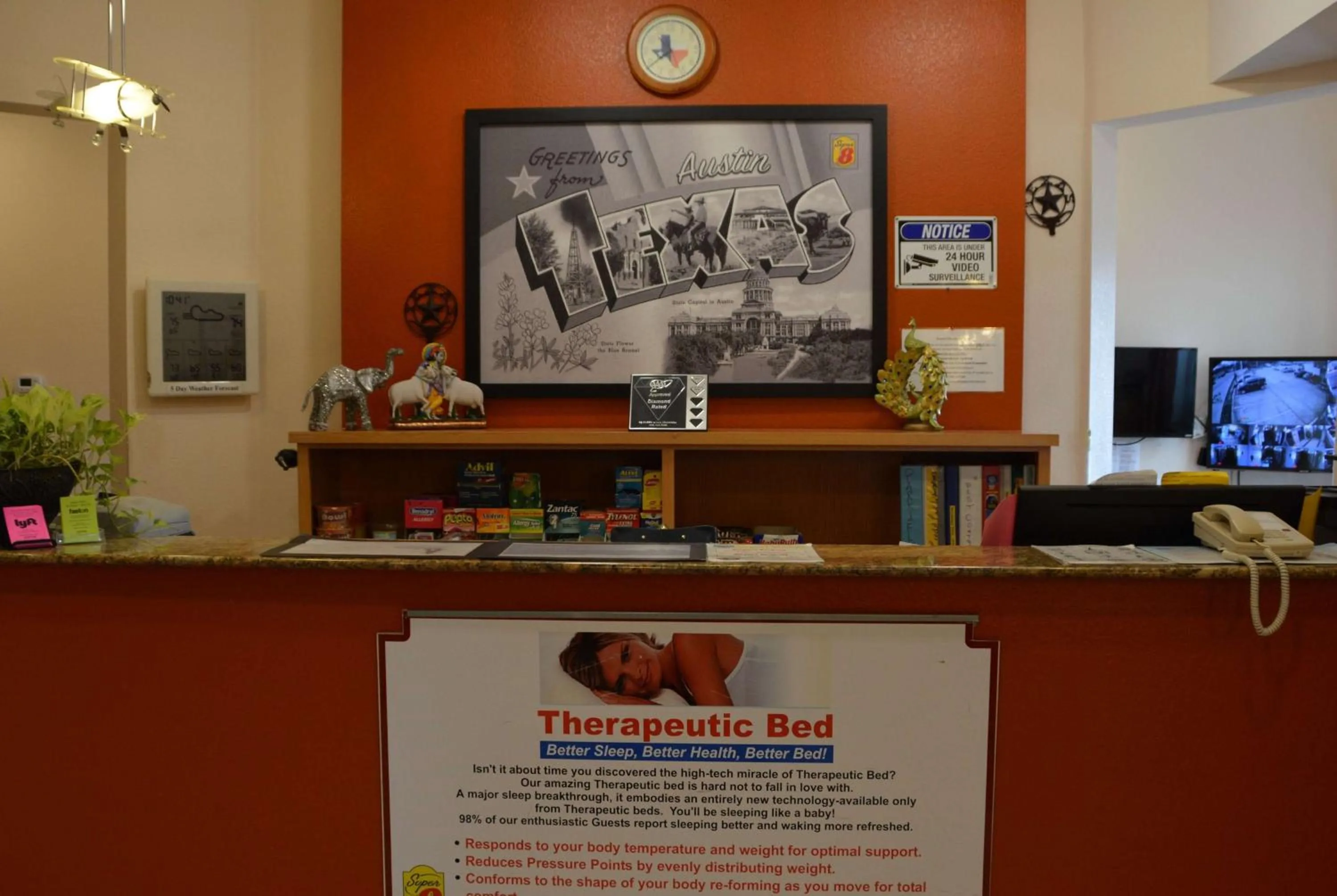 Lobby or reception in Super 8 by Wyndham Austin/Airport South