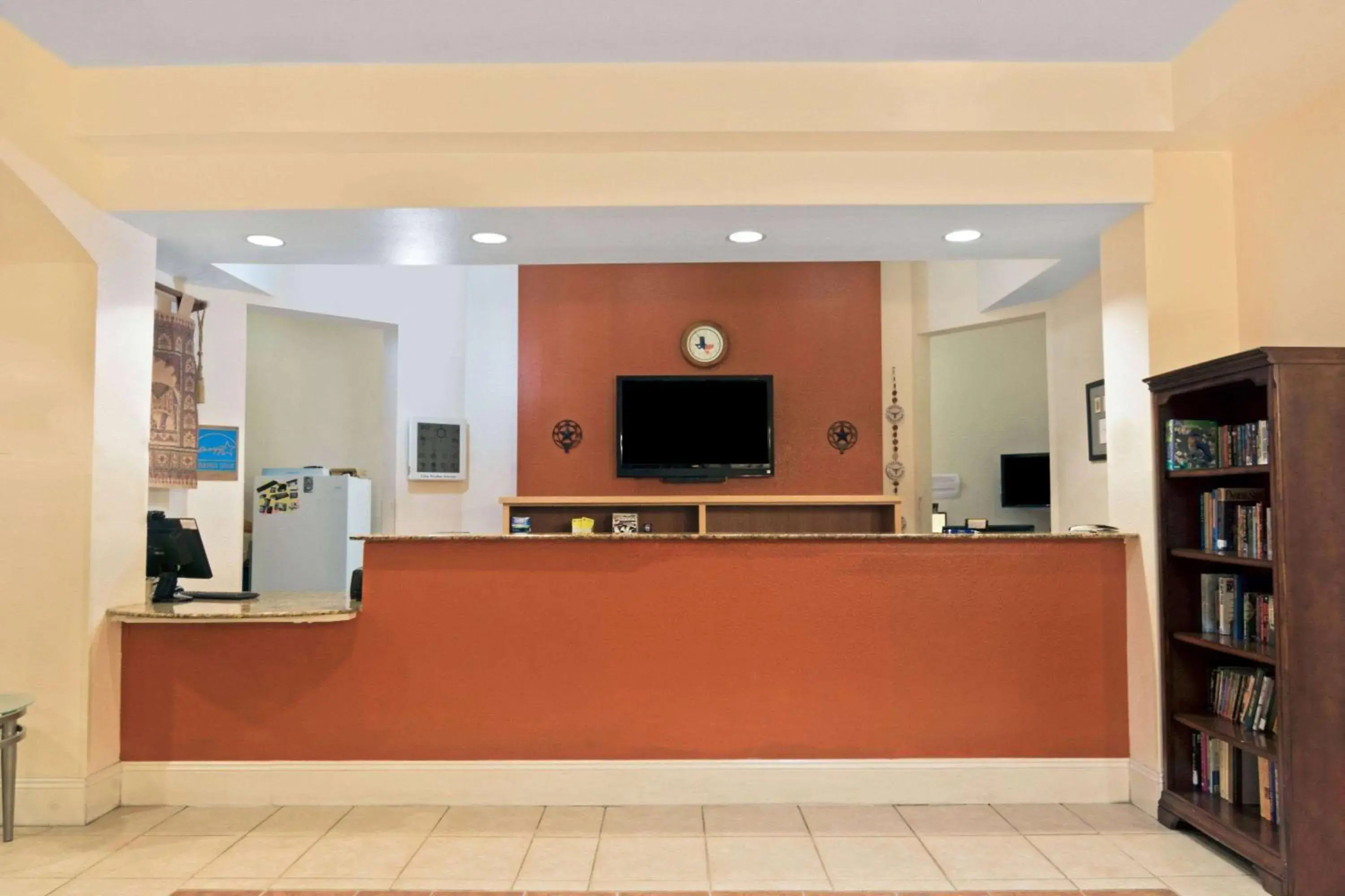 Lobby or reception in Super 8 by Wyndham Austin/Airport South Lobby or reception in Super 8 by Wyndham Austin/Airport South