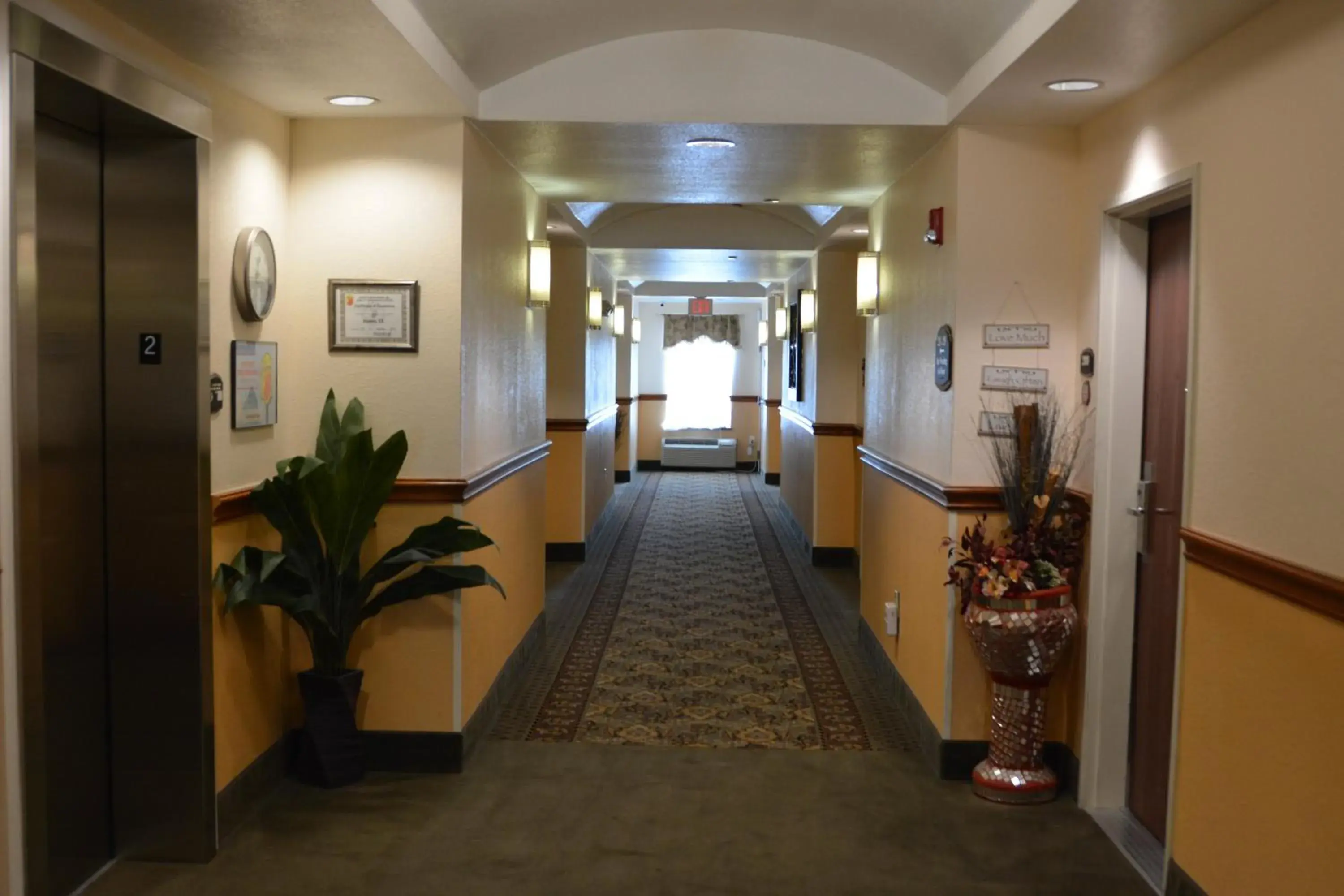 Property building in Super 8 by Wyndham Austin/Airport South Property building in Super 8 by Wyndham Austin/Airport South