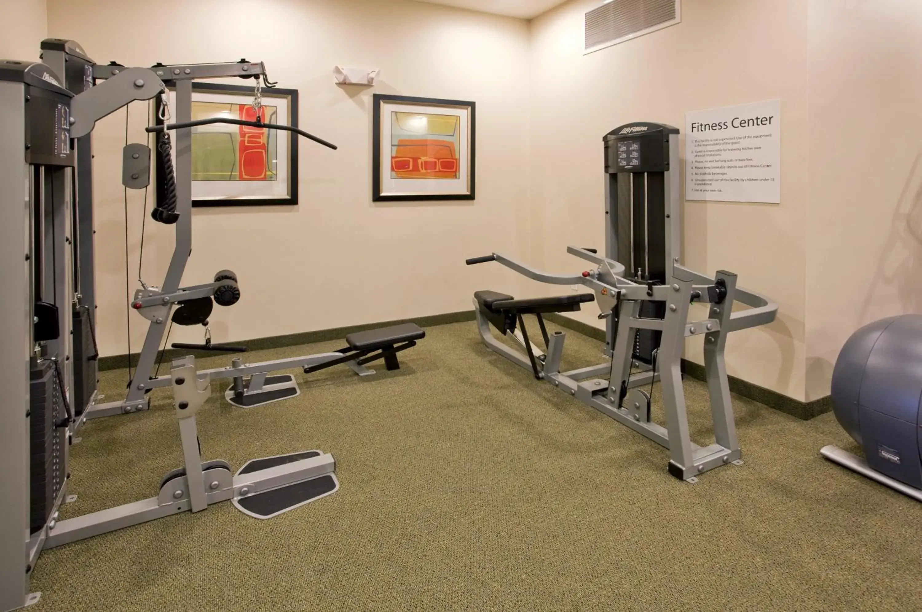 Fitness centre/facilities in Holiday Inn Express Topeka North by IHG Fitness centre/facilities in Holiday Inn Express Topeka North by IHG