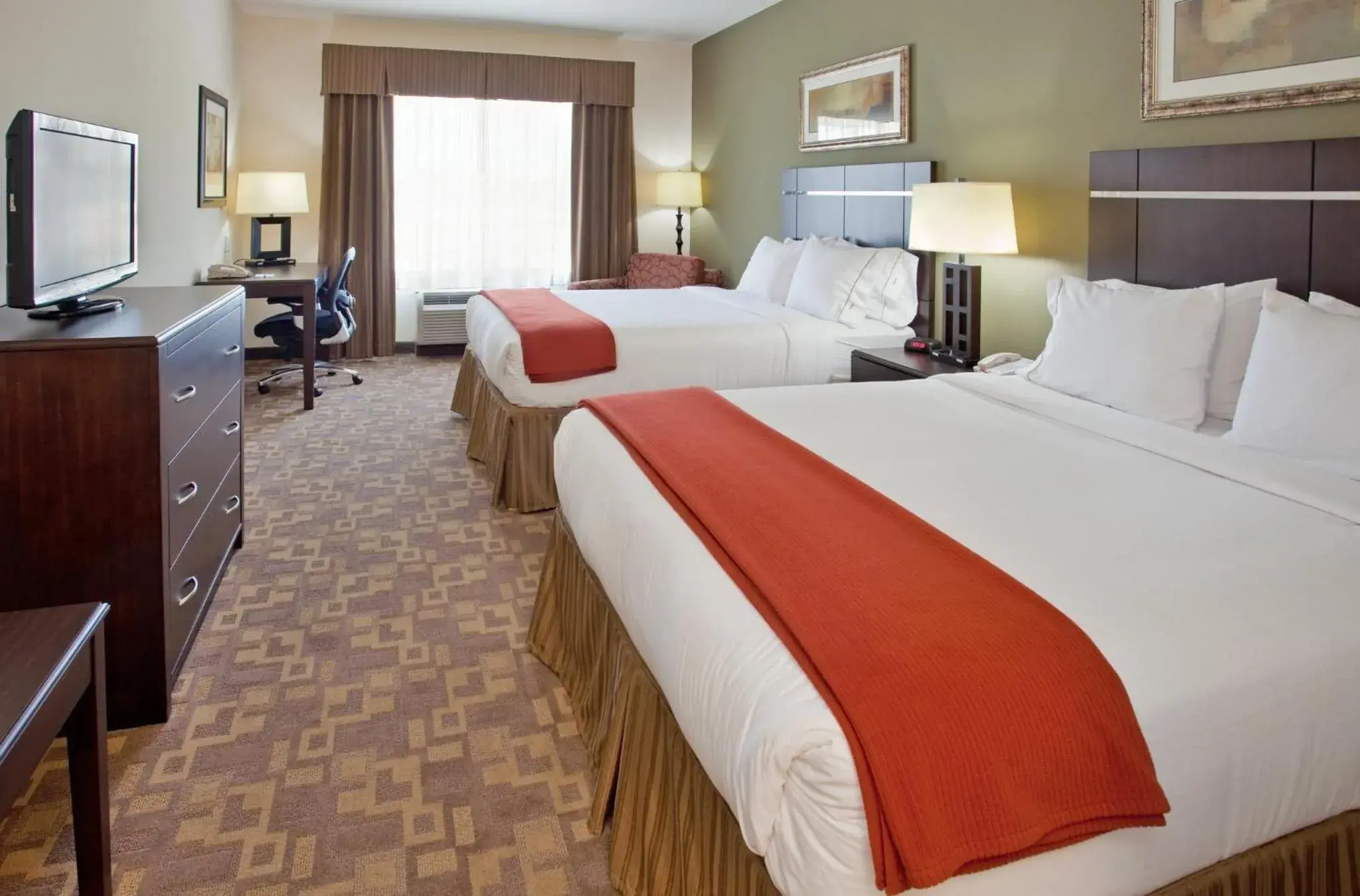 Photo of the whole room in Holiday Inn Express Topeka North by IHG Photo of the whole room in Holiday Inn Express Topeka North by IHG