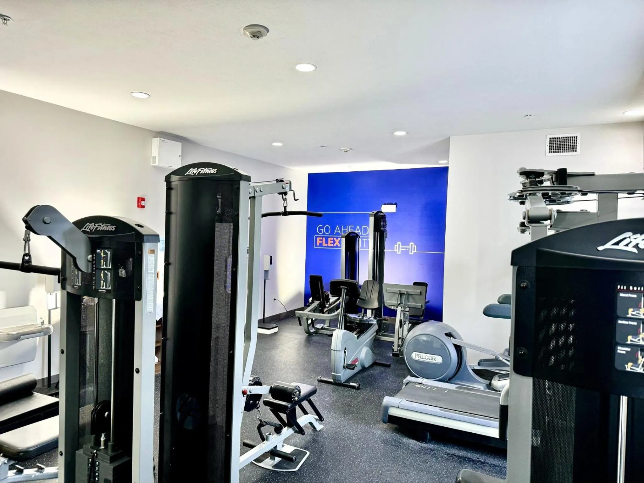 Fitness centre/facilities in Holiday Inn Express Topeka North by IHG
