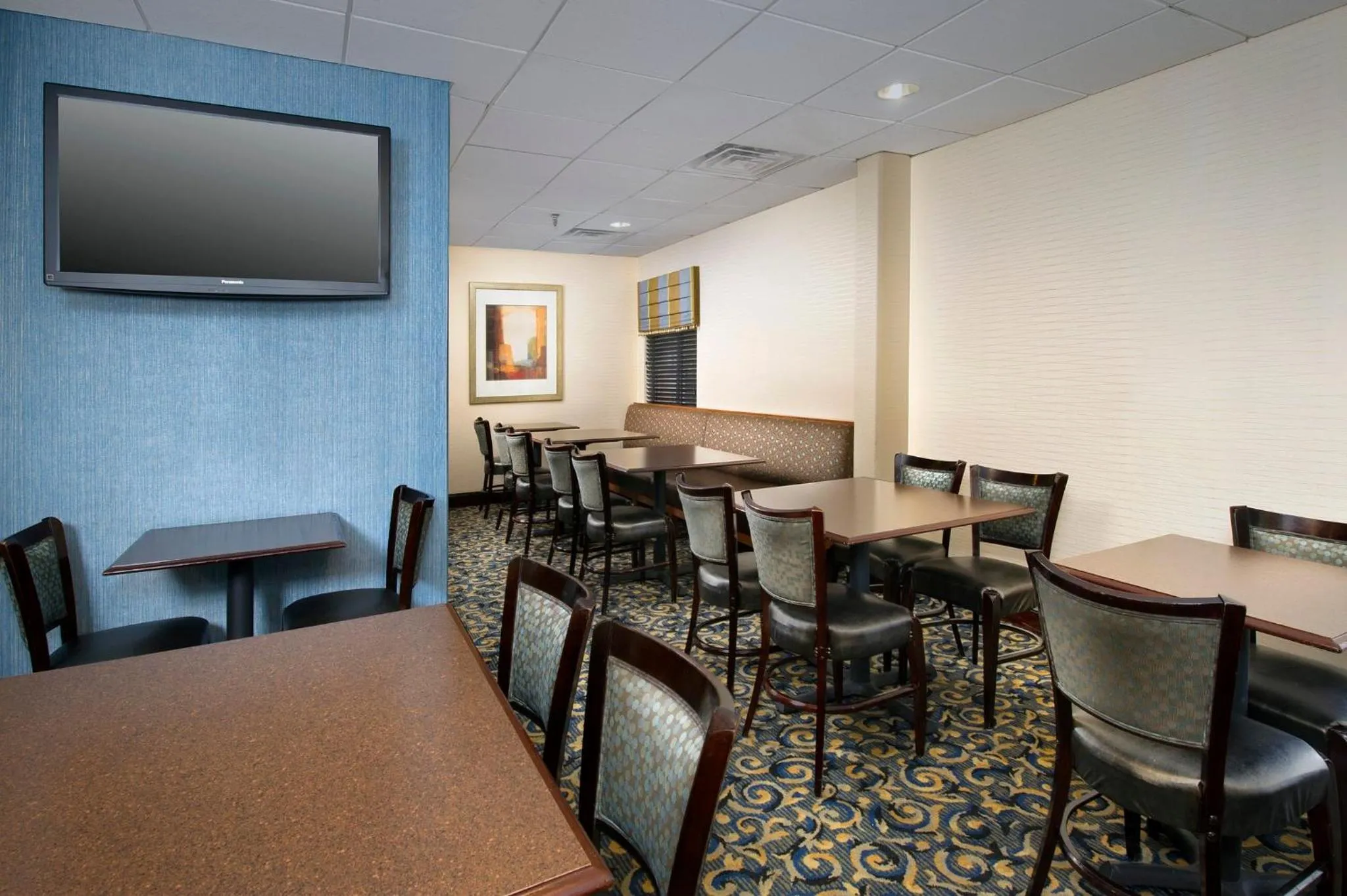 Restaurant/places to eat in Holiday Inn Express Washington DC-BW Parkway by IHG