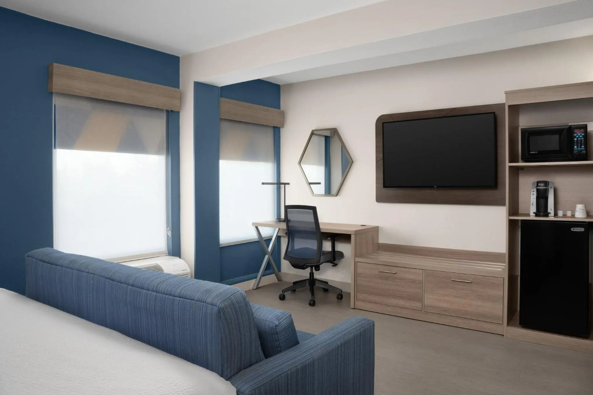 Photo of the whole room, Bed in Holiday Inn Express Washington DC-BW Parkway by IHG