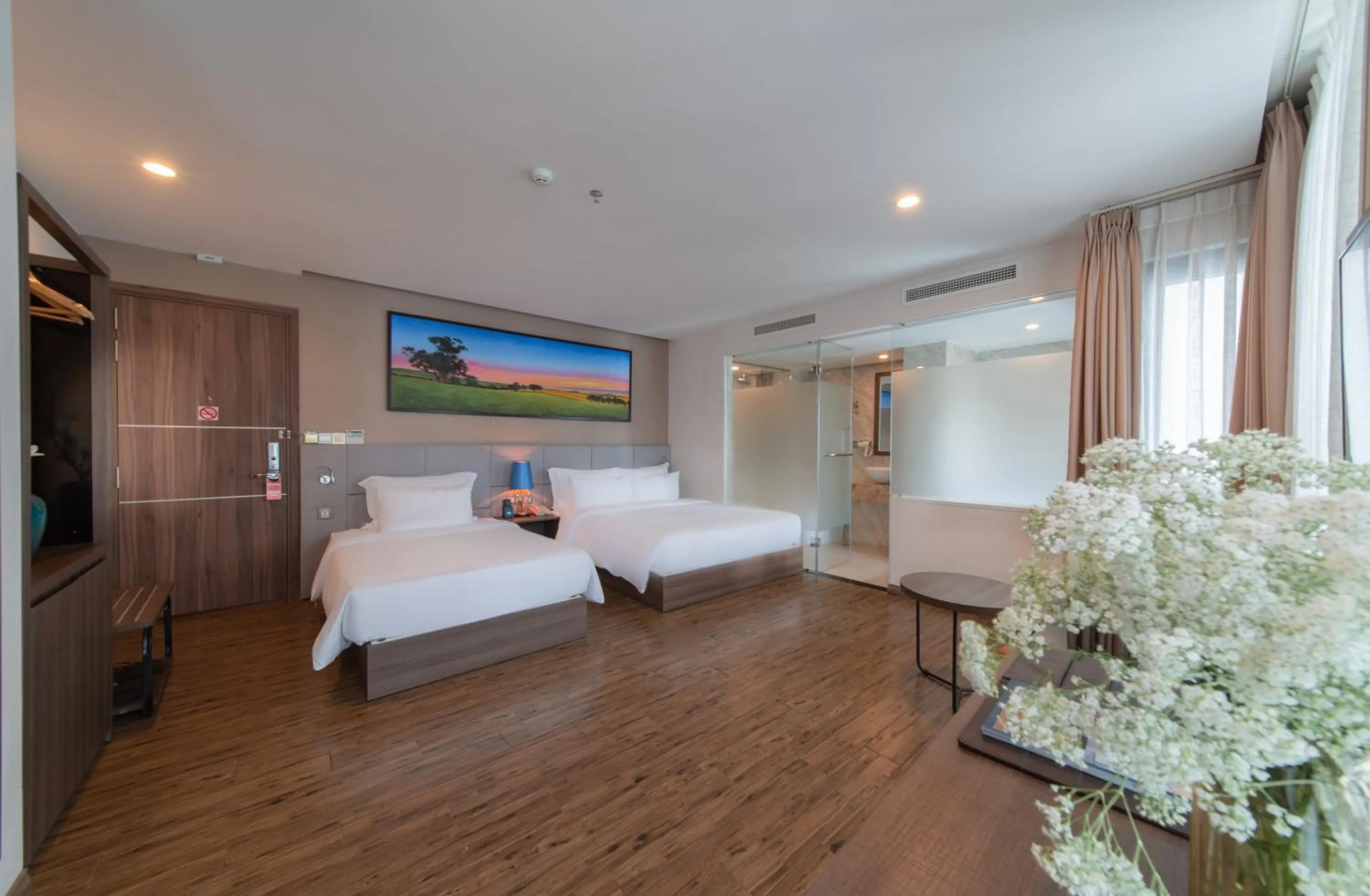 Photo of the whole room, Bed in Aaron Hotel