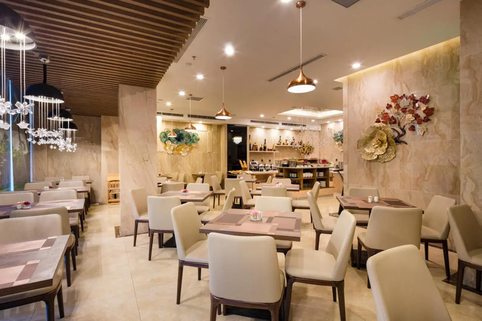 Restaurant/places to eat in Aaron Hotel Restaurant/places to eat in Aaron Hotel