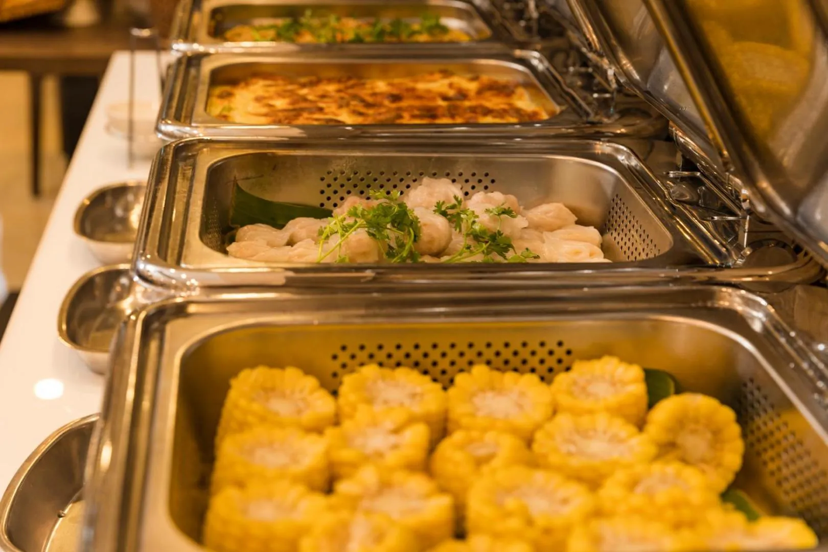 Restaurant/places to eat in Aaron Hotel