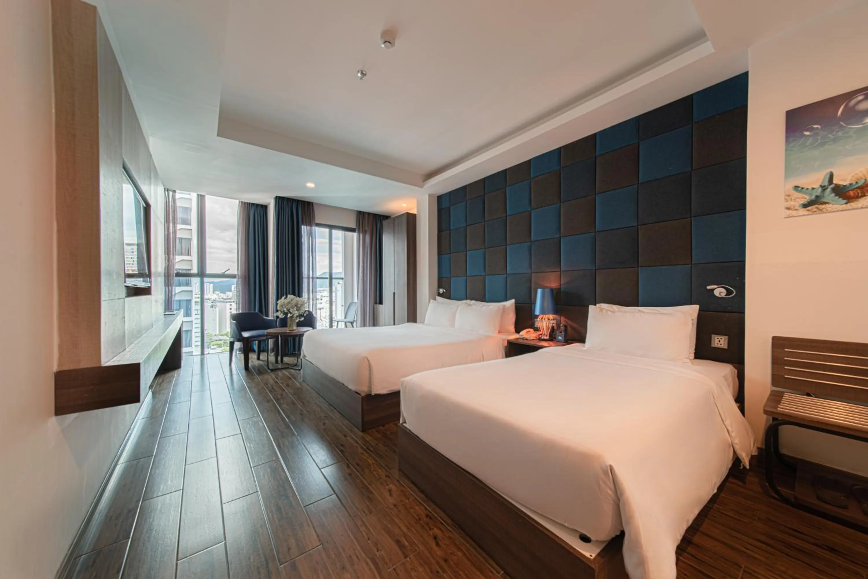 Photo of the whole room, Bed in Aaron Hotel