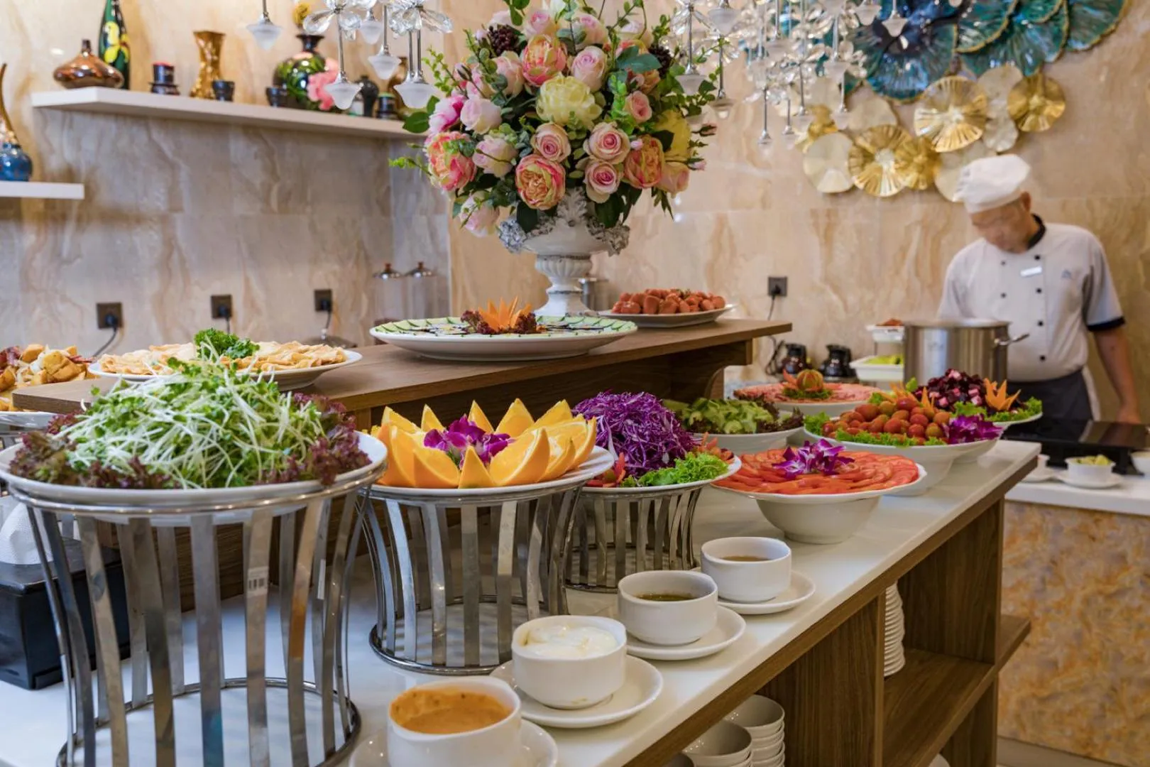 Restaurant/places to eat in Aaron Hotel