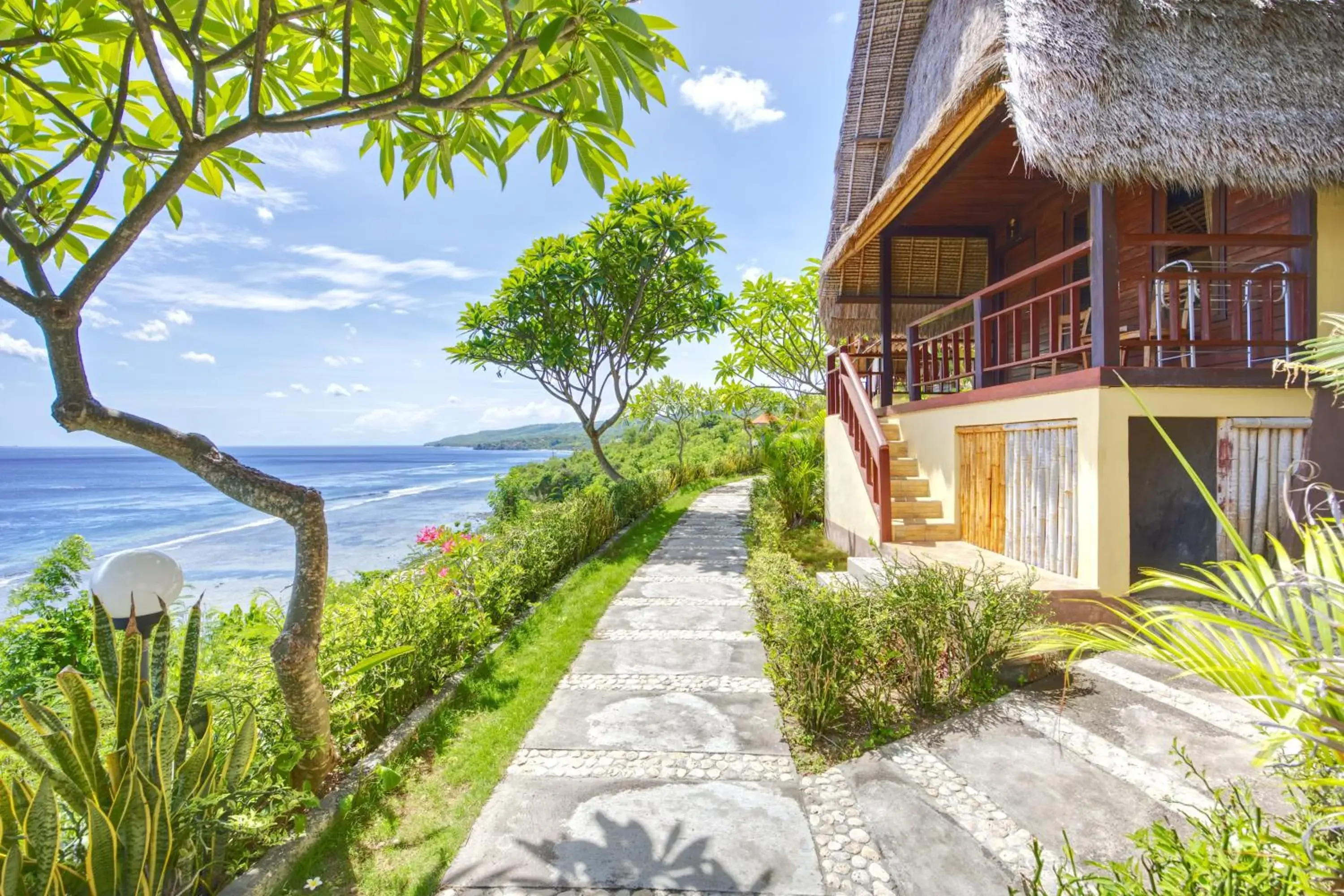 Deluxe Double Room with Balcony and Sea View in Song Cang Bungalow Deluxe Double Room with Balcony and Sea View in Song Cang Bungalow