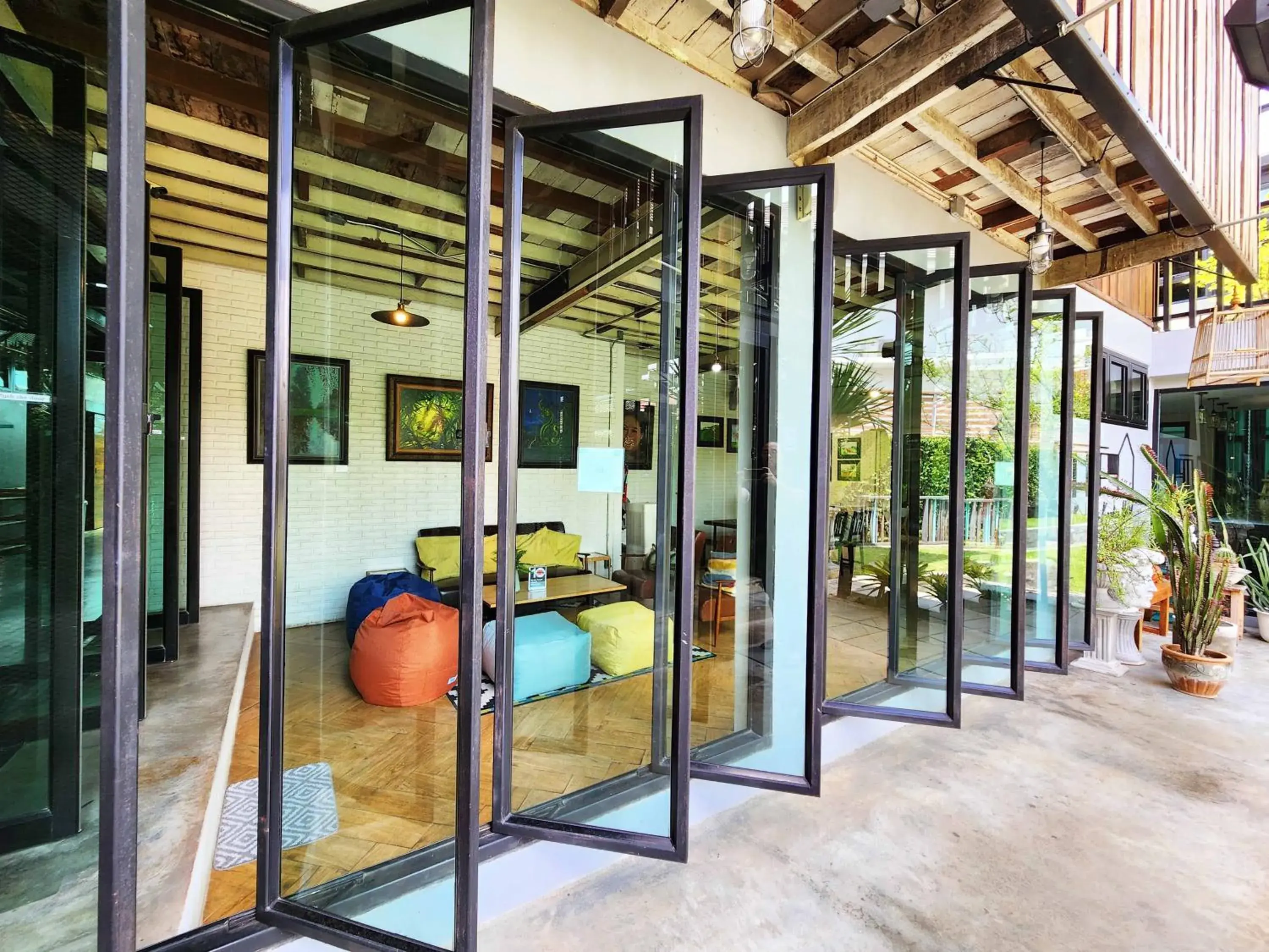 Property building in Baan Mai Kradan Hostel Chiang Rai Property building in Baan Mai Kradan Hostel Chiang Rai