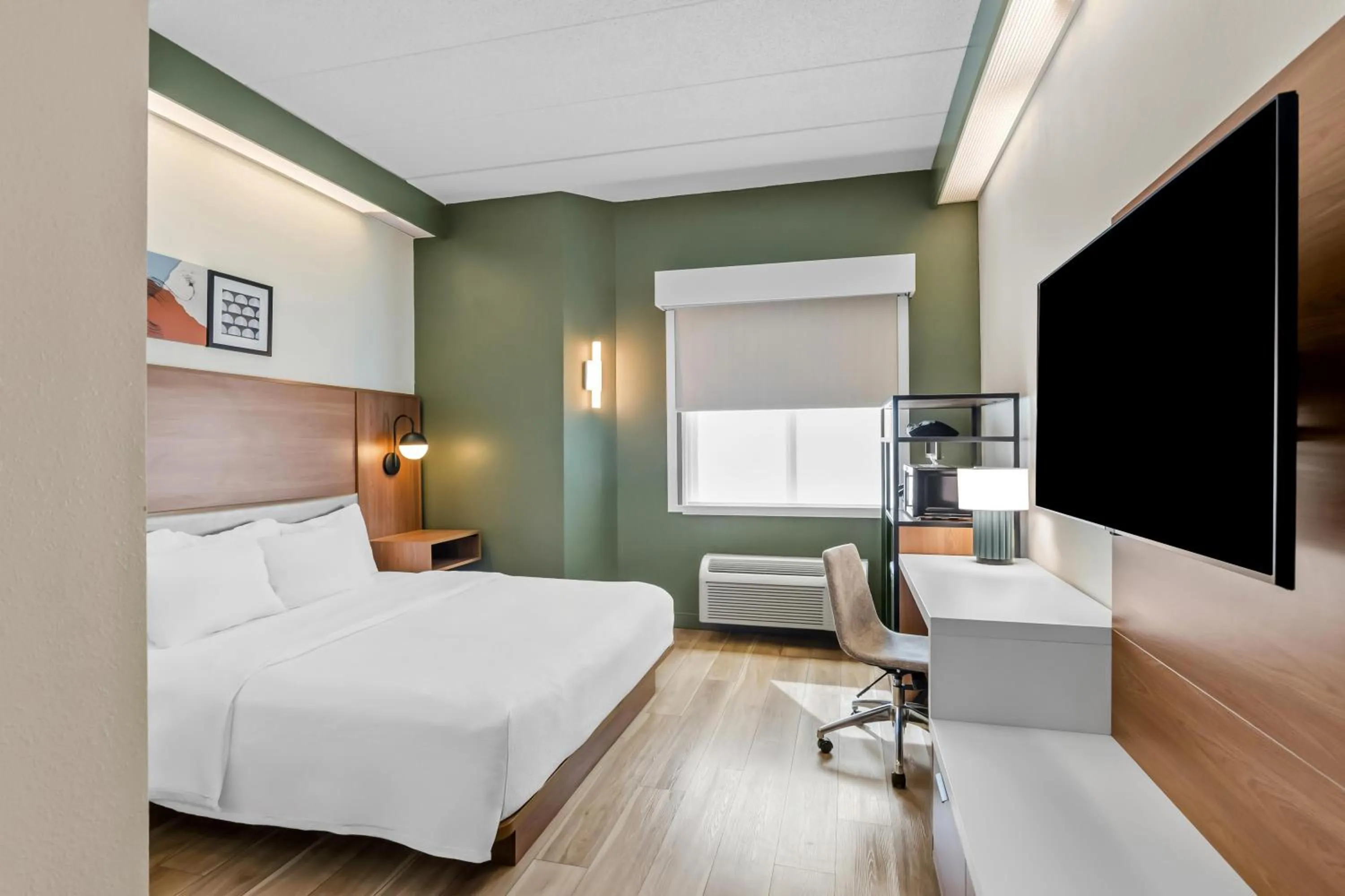 Bed in Spark by Hilton Lynchburg