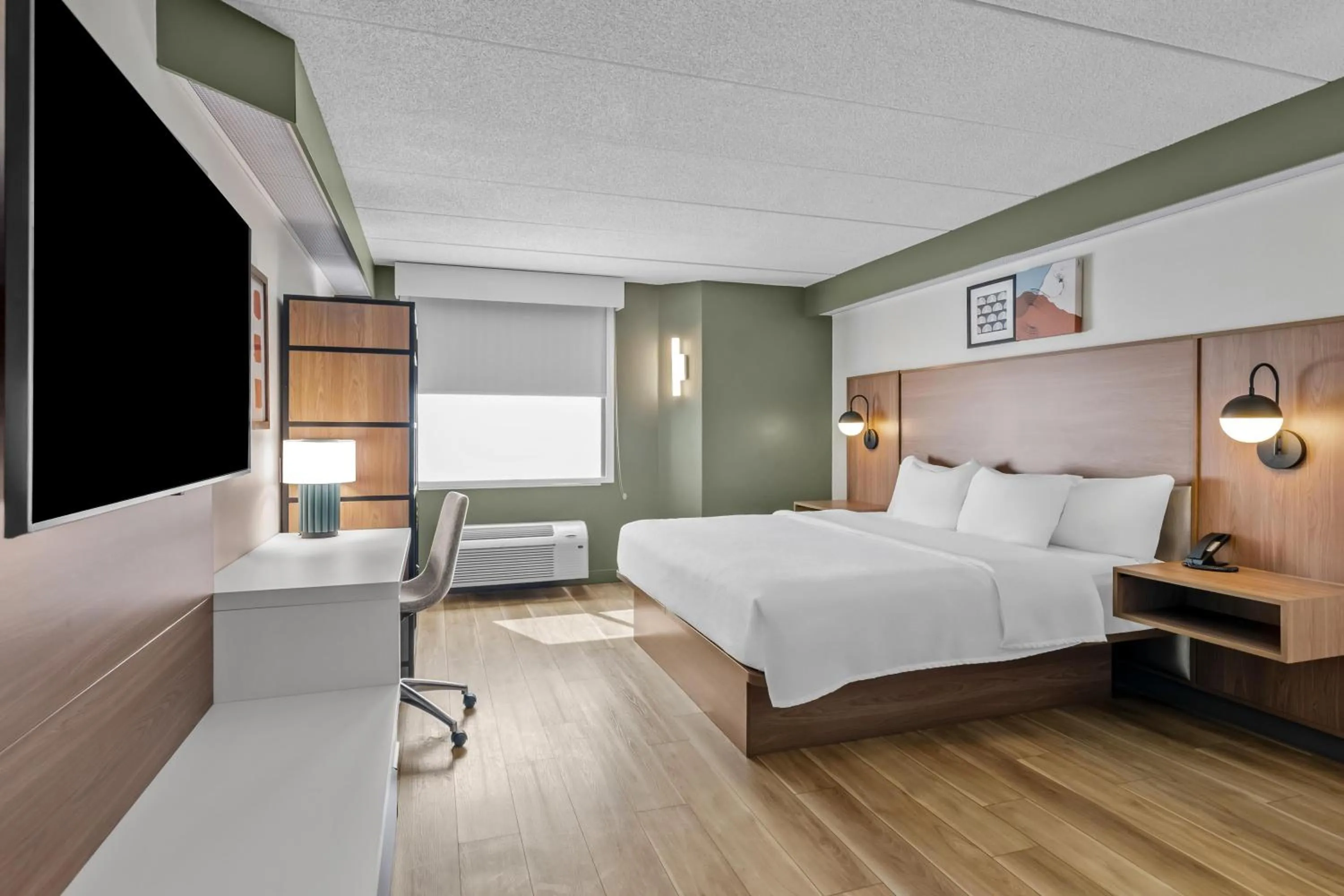 Bed in Spark by Hilton Lynchburg