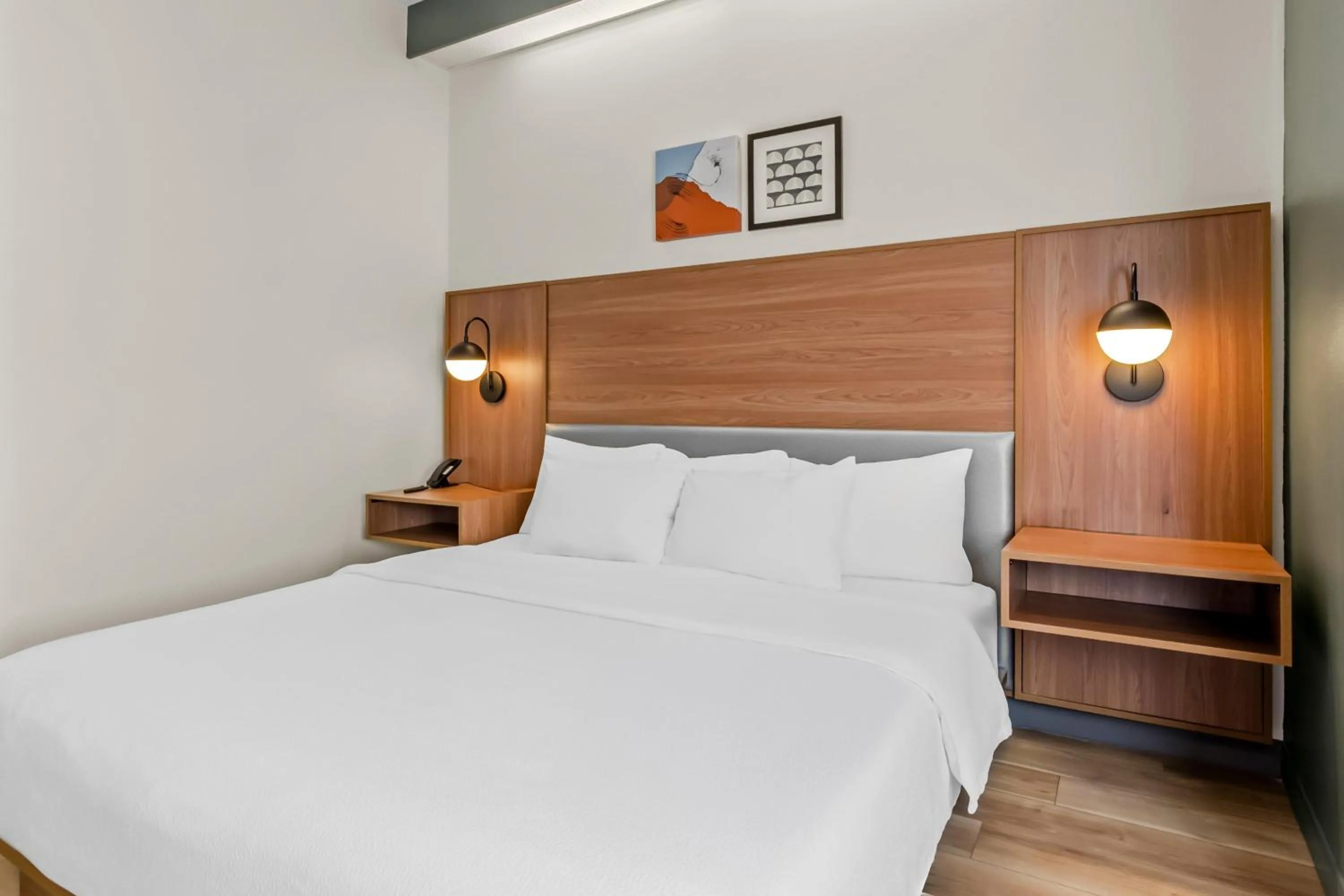 Bed in Spark by Hilton Lynchburg