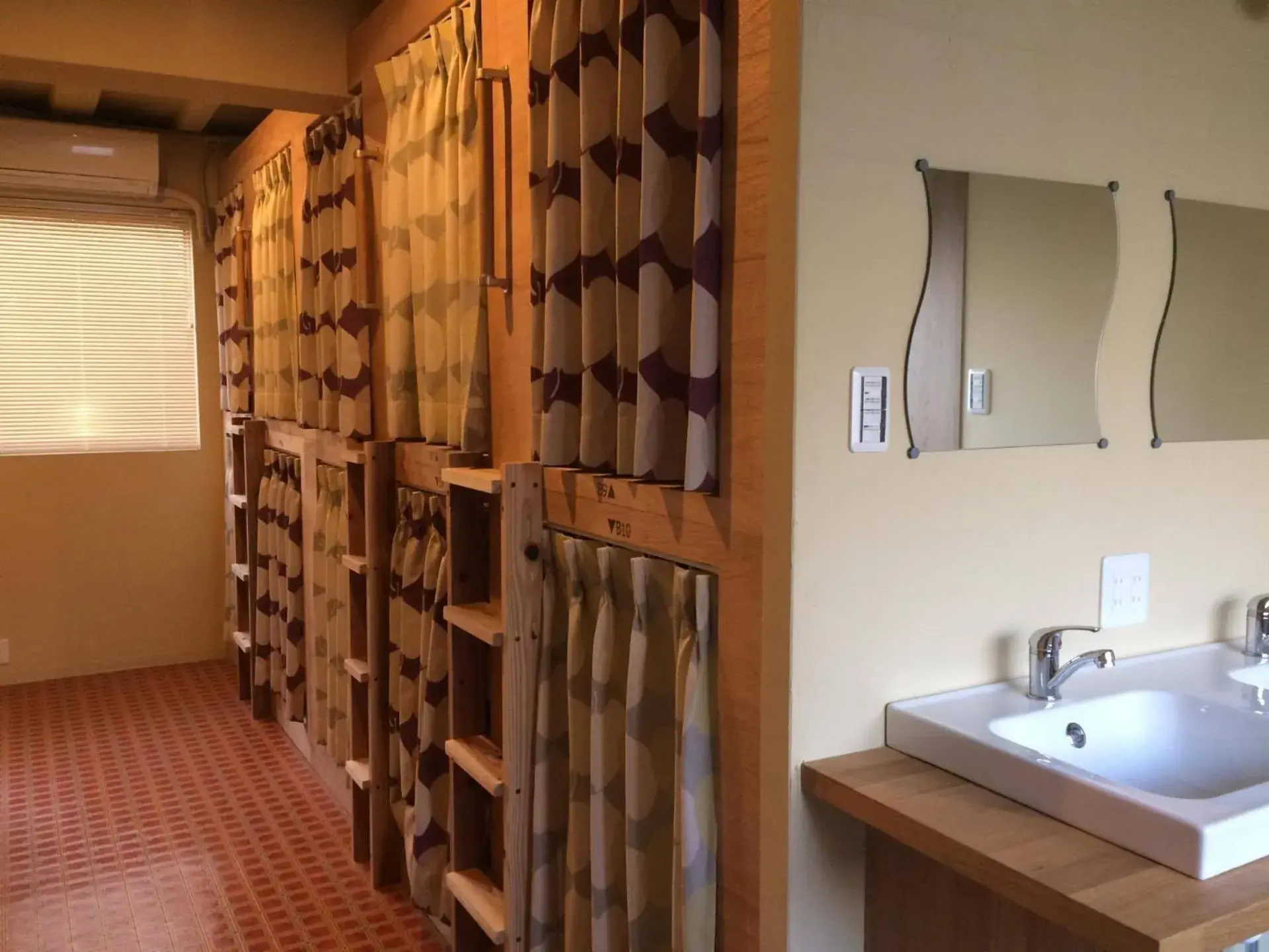 Bunk Bed in Mixed Dormitory Room in Sana Inn Town Bunk Bed in Mixed Dormitory Room in Sana Inn Town