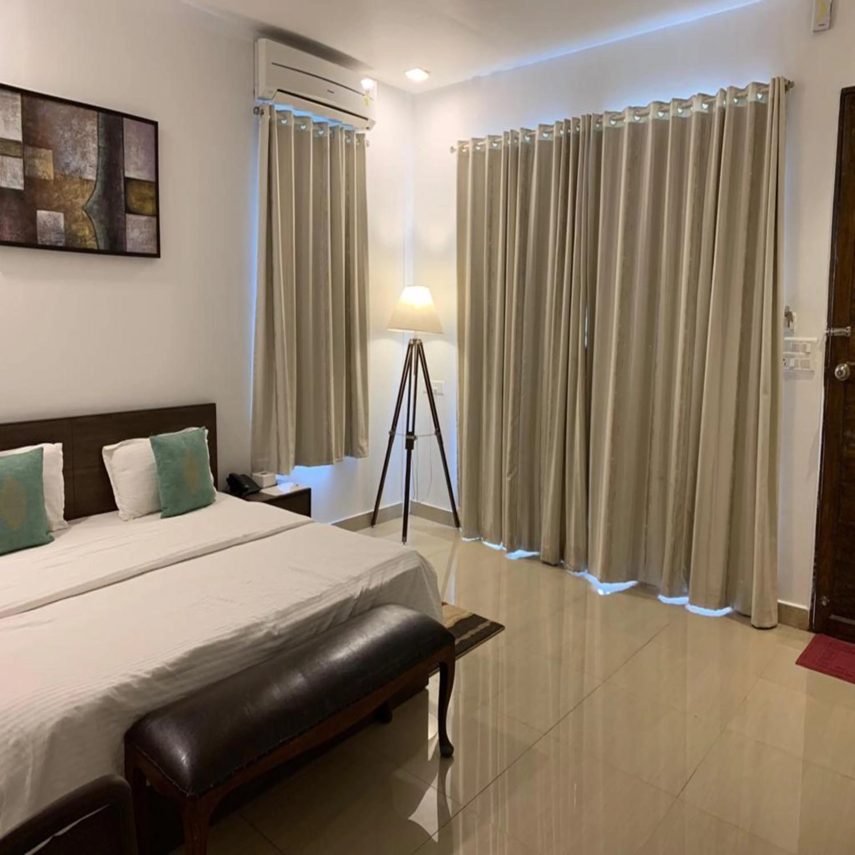 Bedroom, Bed in Exotica Beach Retreats Diveagar