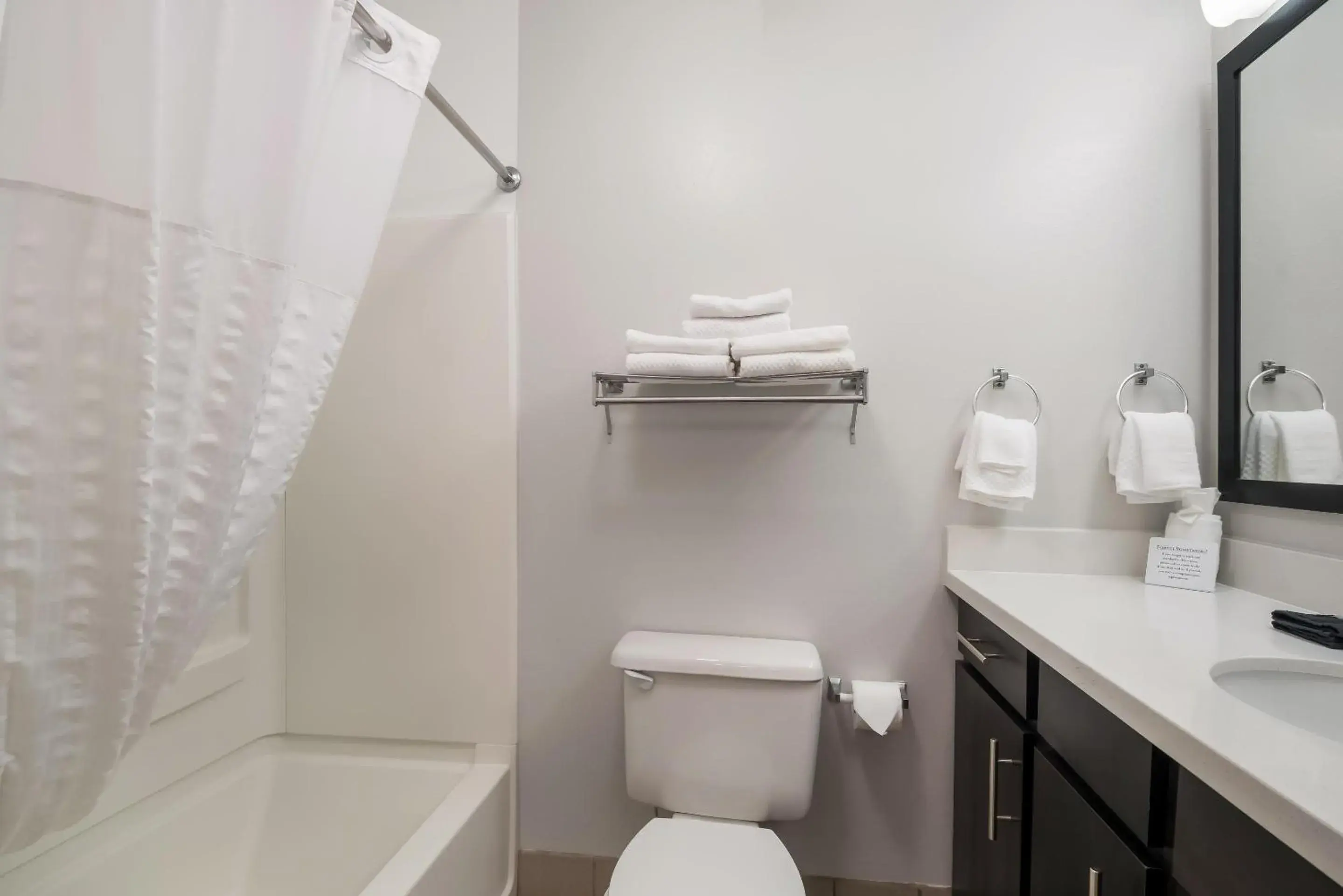 Bedroom in MainStay Suites Chattanooga Hamilton Place Bedroom in MainStay Suites Chattanooga Hamilton Place