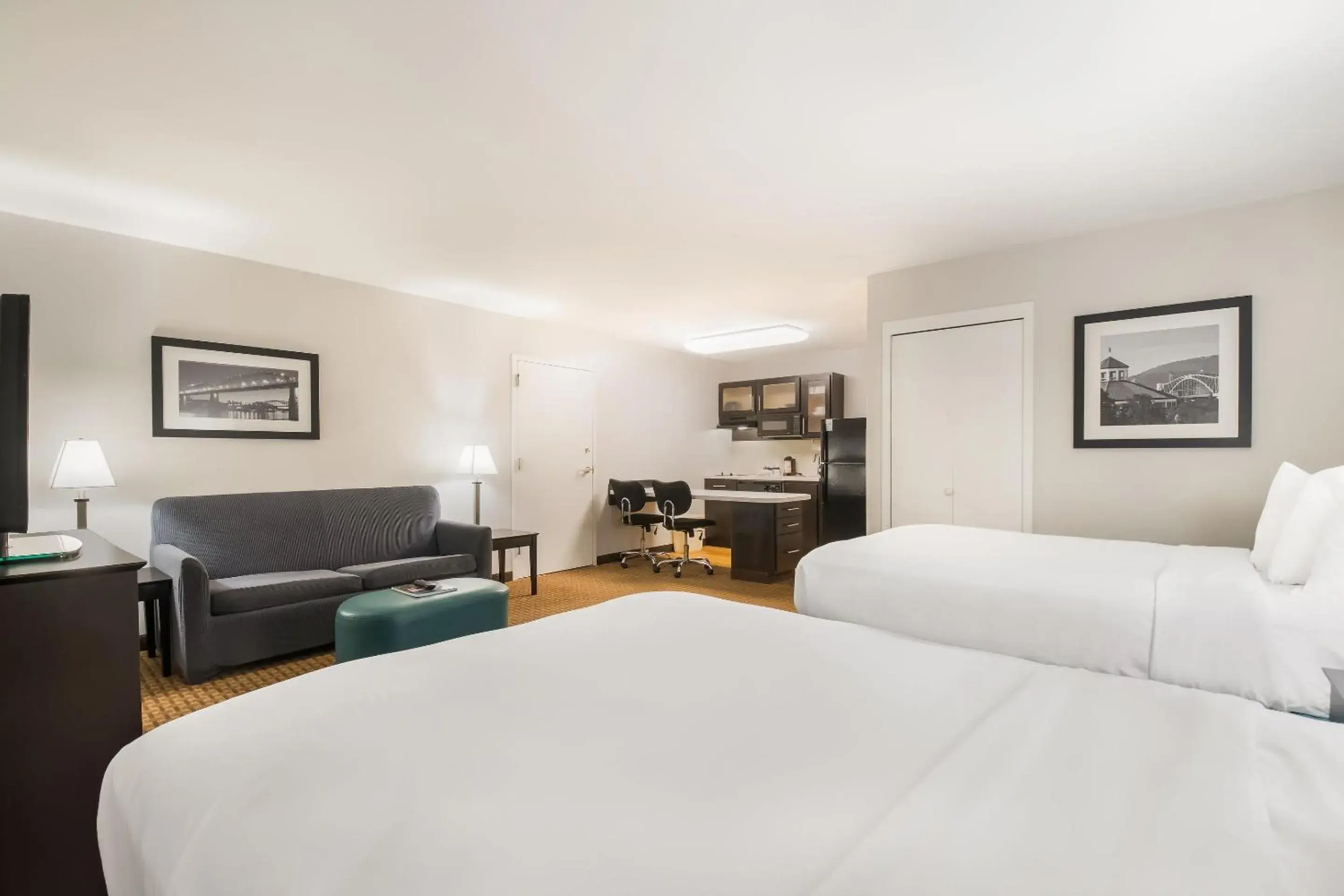 Bedroom, Bed in MainStay Suites Chattanooga Hamilton Place Bedroom, Bed in MainStay Suites Chattanooga Hamilton Place