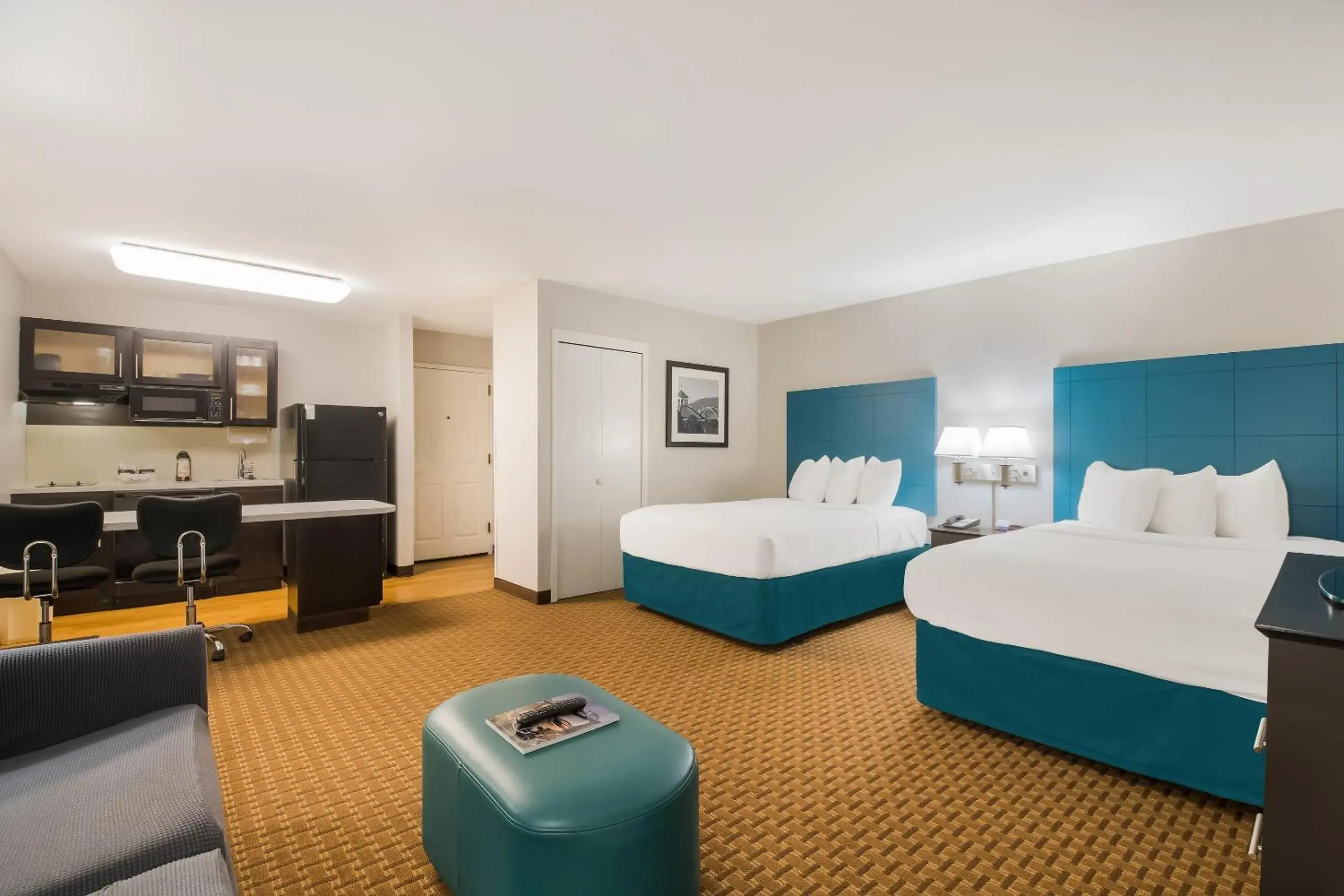 Bedroom, Bed in MainStay Suites Chattanooga Hamilton Place Bedroom, Bed in MainStay Suites Chattanooga Hamilton Place