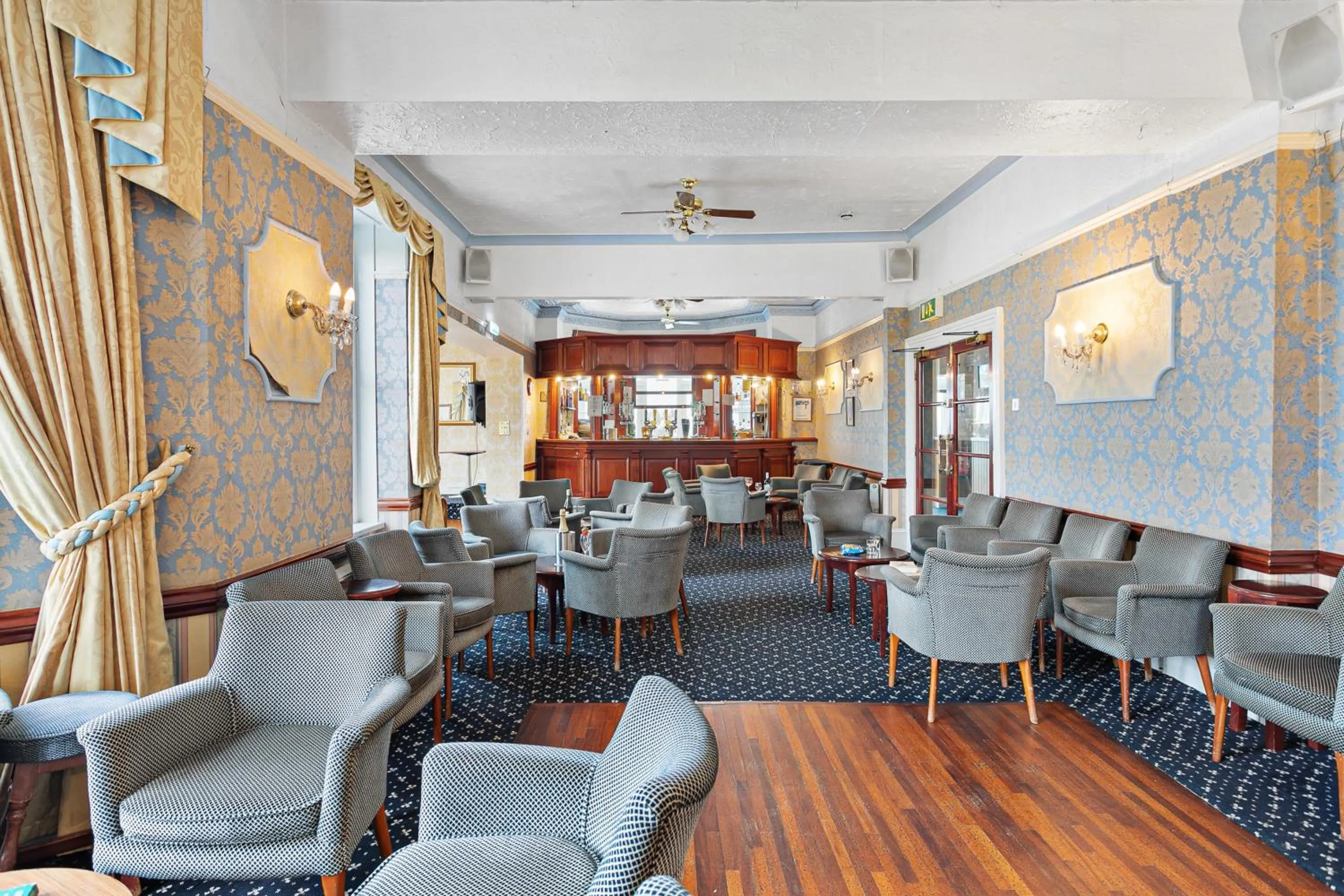 Lounge or bar in Marine Hotel