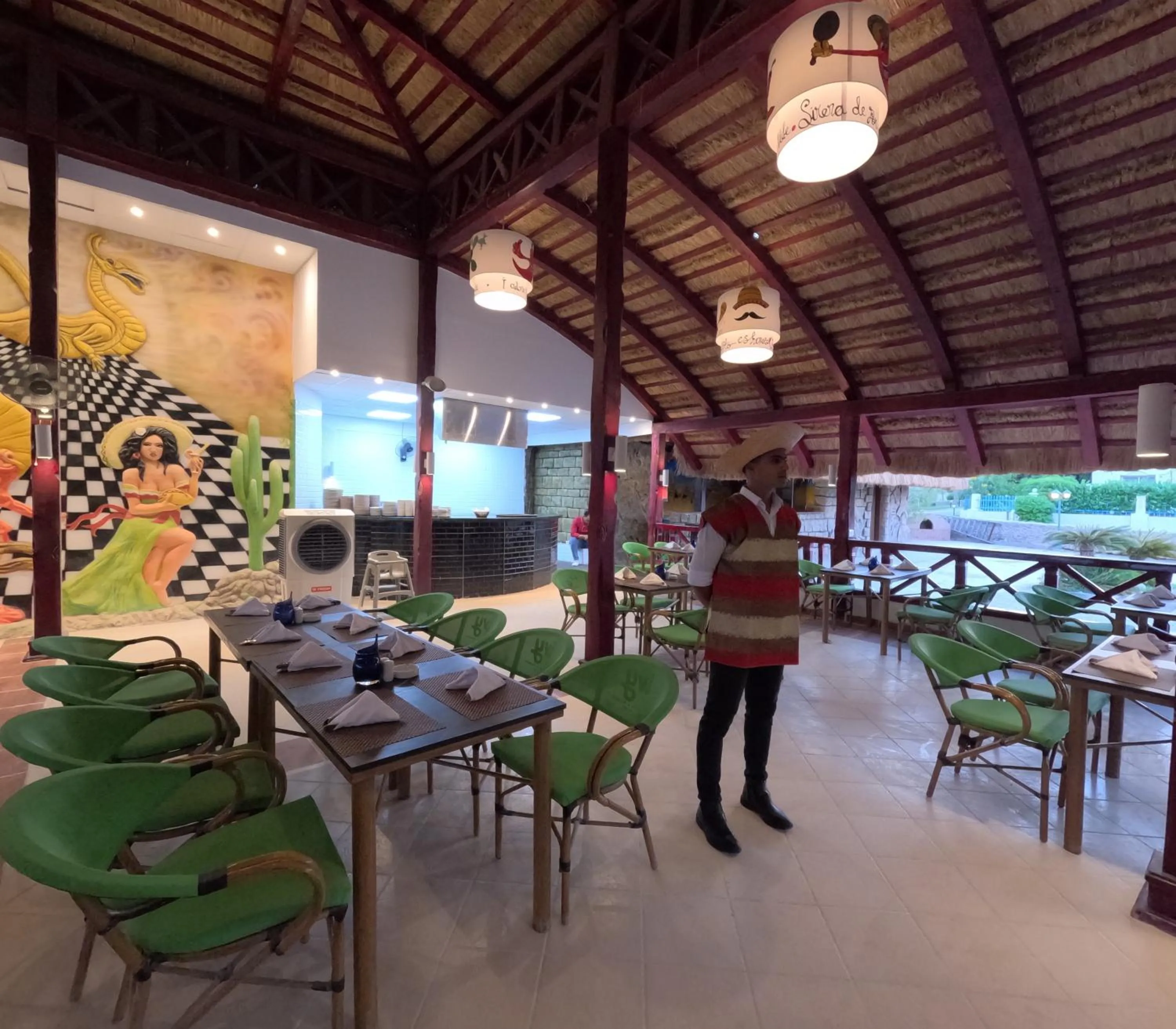 Restaurant/places to eat in Ivy Cyrene Island Aqua Park Resort