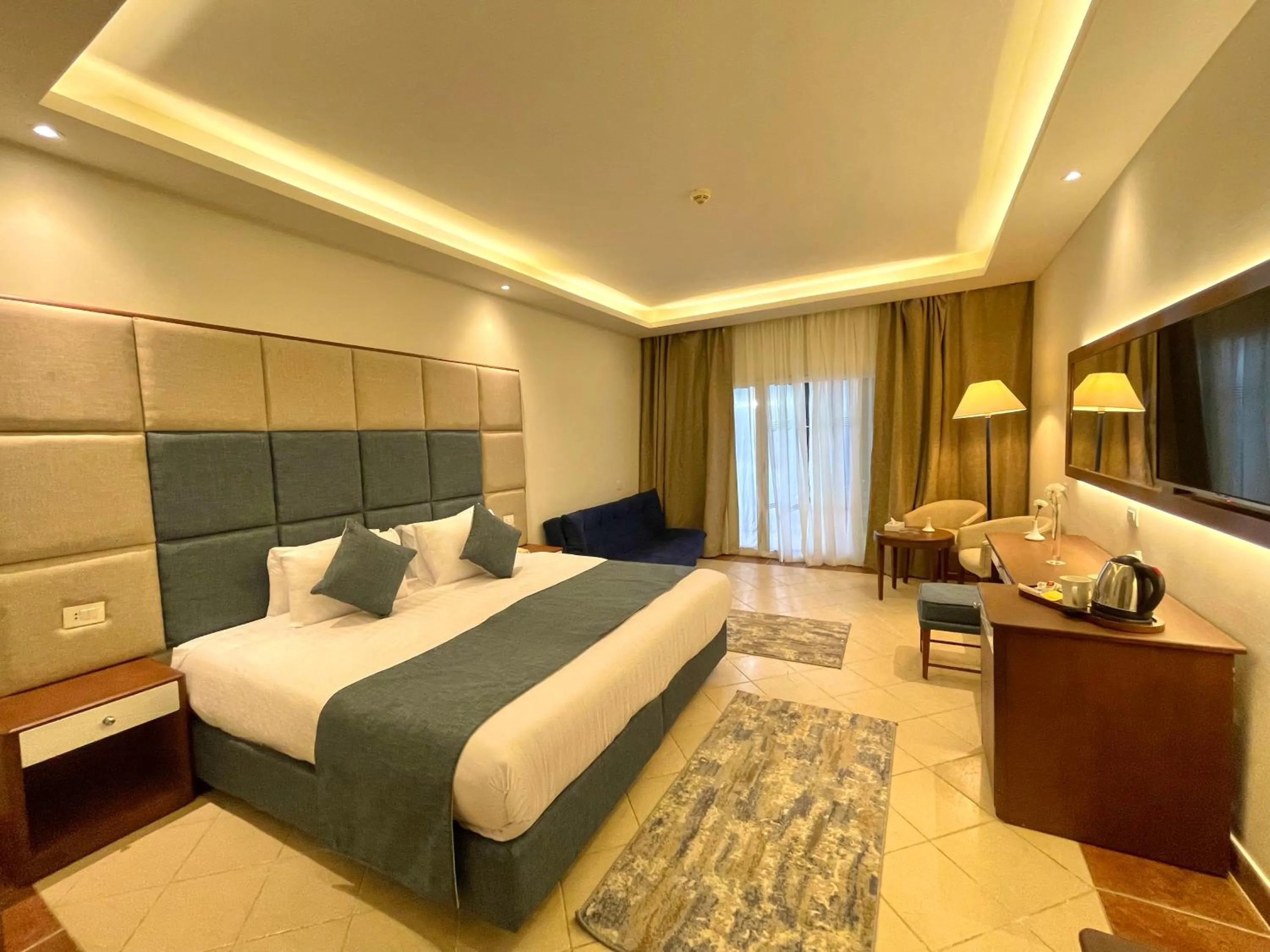 Bedroom, Bed in Ivy Cyrene Island Aqua Park Resort