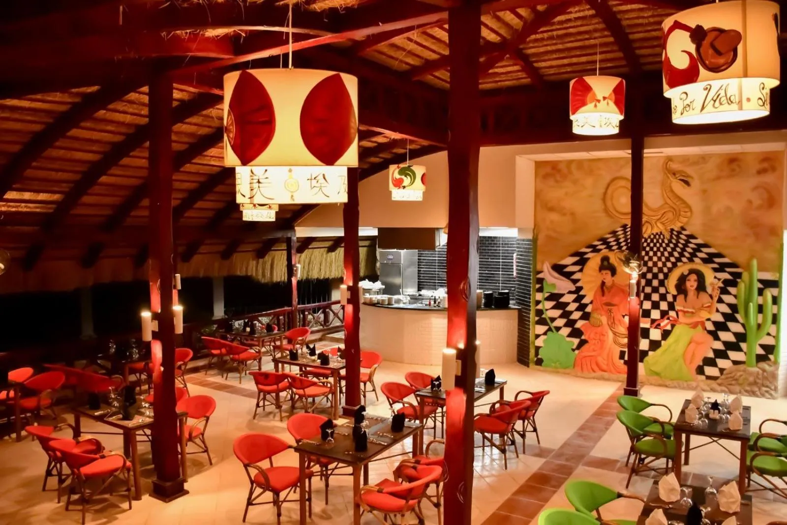 Restaurant/places to eat in Ivy Cyrene Island Aqua Park Resort