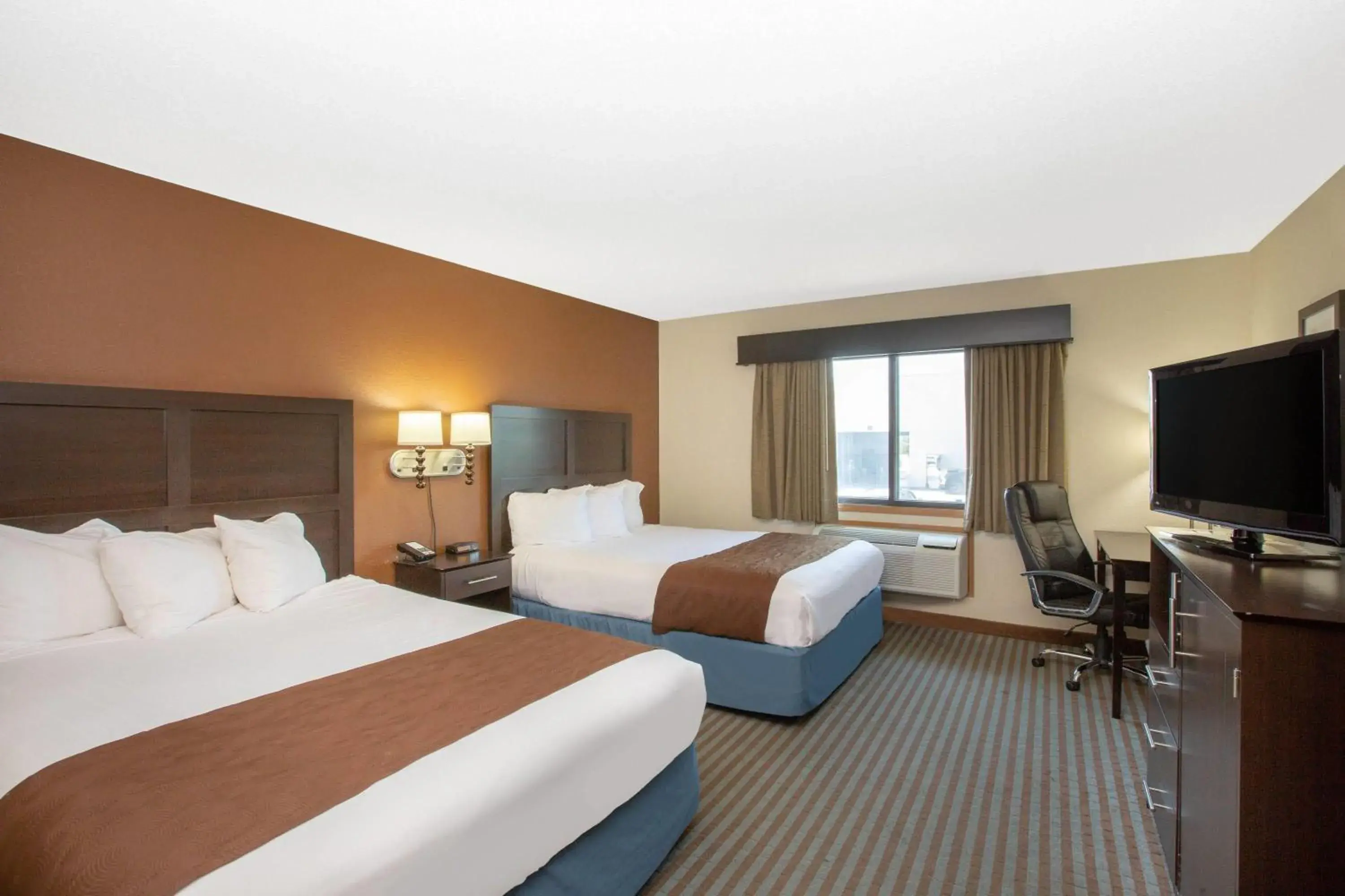 Queen Room with Two Queen Beds - Non-Smoking in AmericInn by Wyndham Lincoln North Queen Room with Two Queen Beds - Non-Smoking in AmericInn by Wyndham Lincoln North