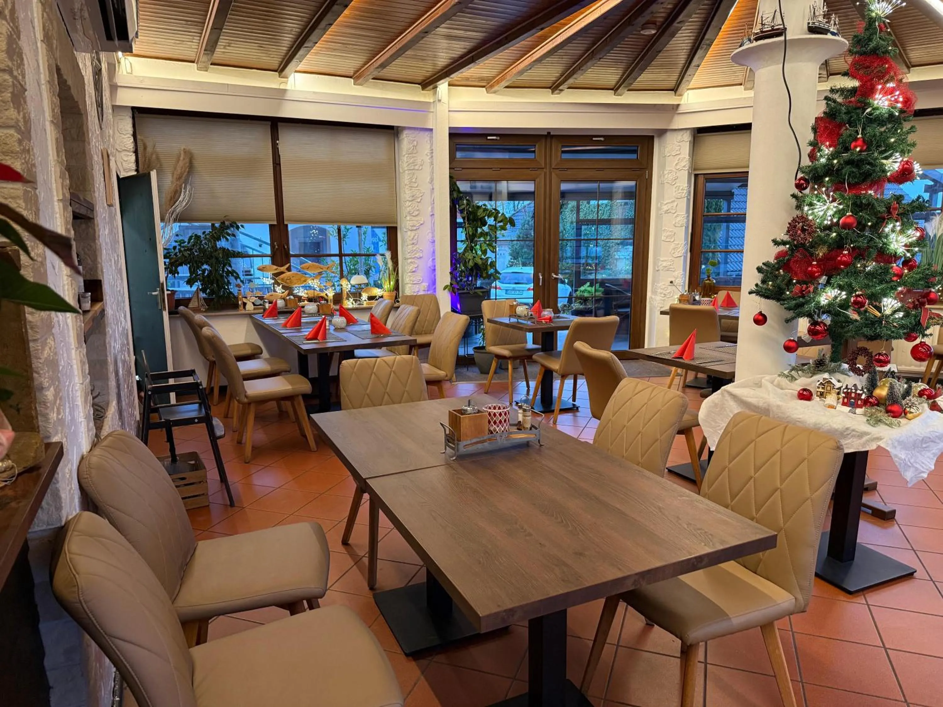 Restaurant/places to eat in Hotel Up´n Diek