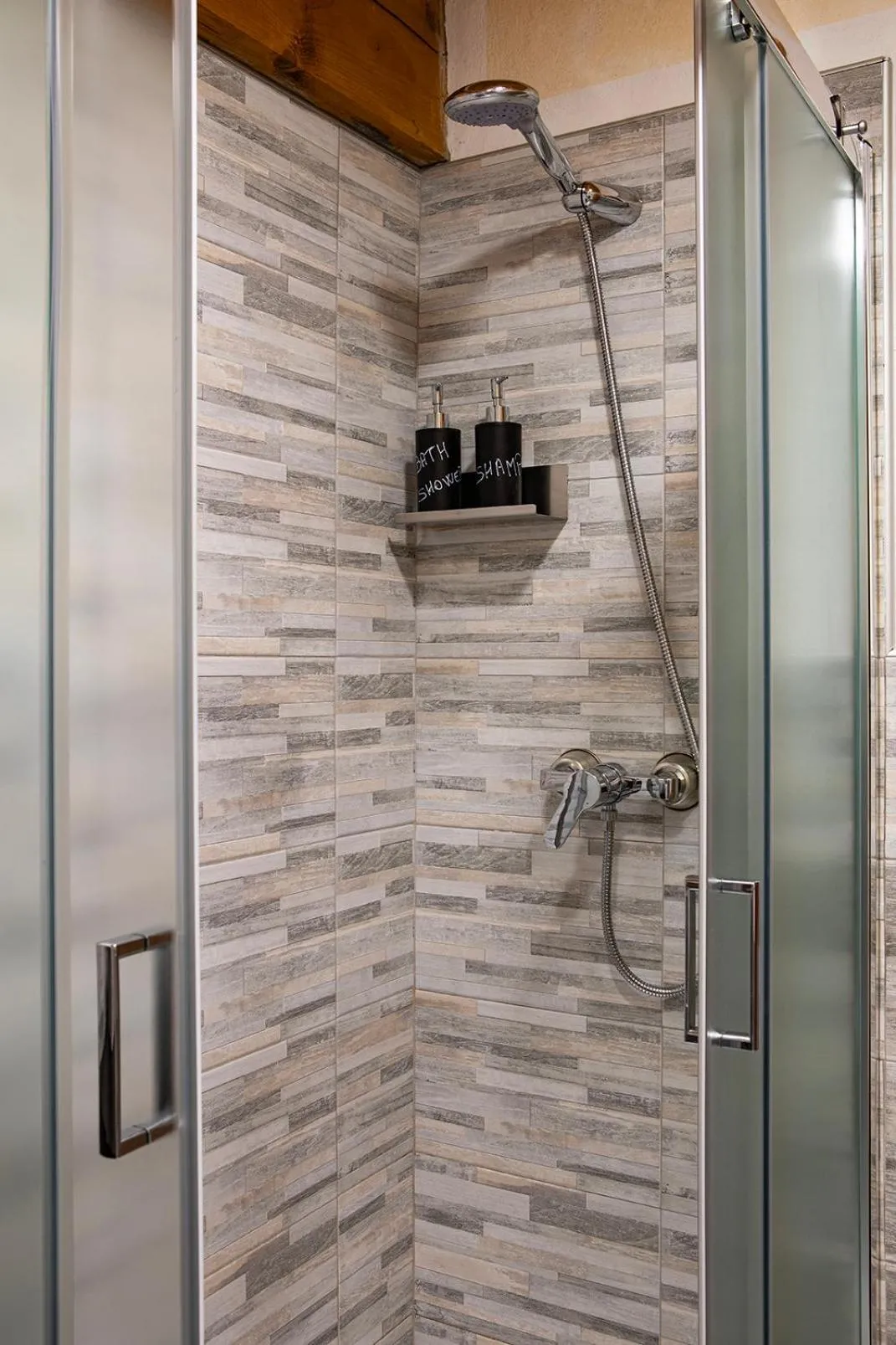 Shower in Mon grenier
