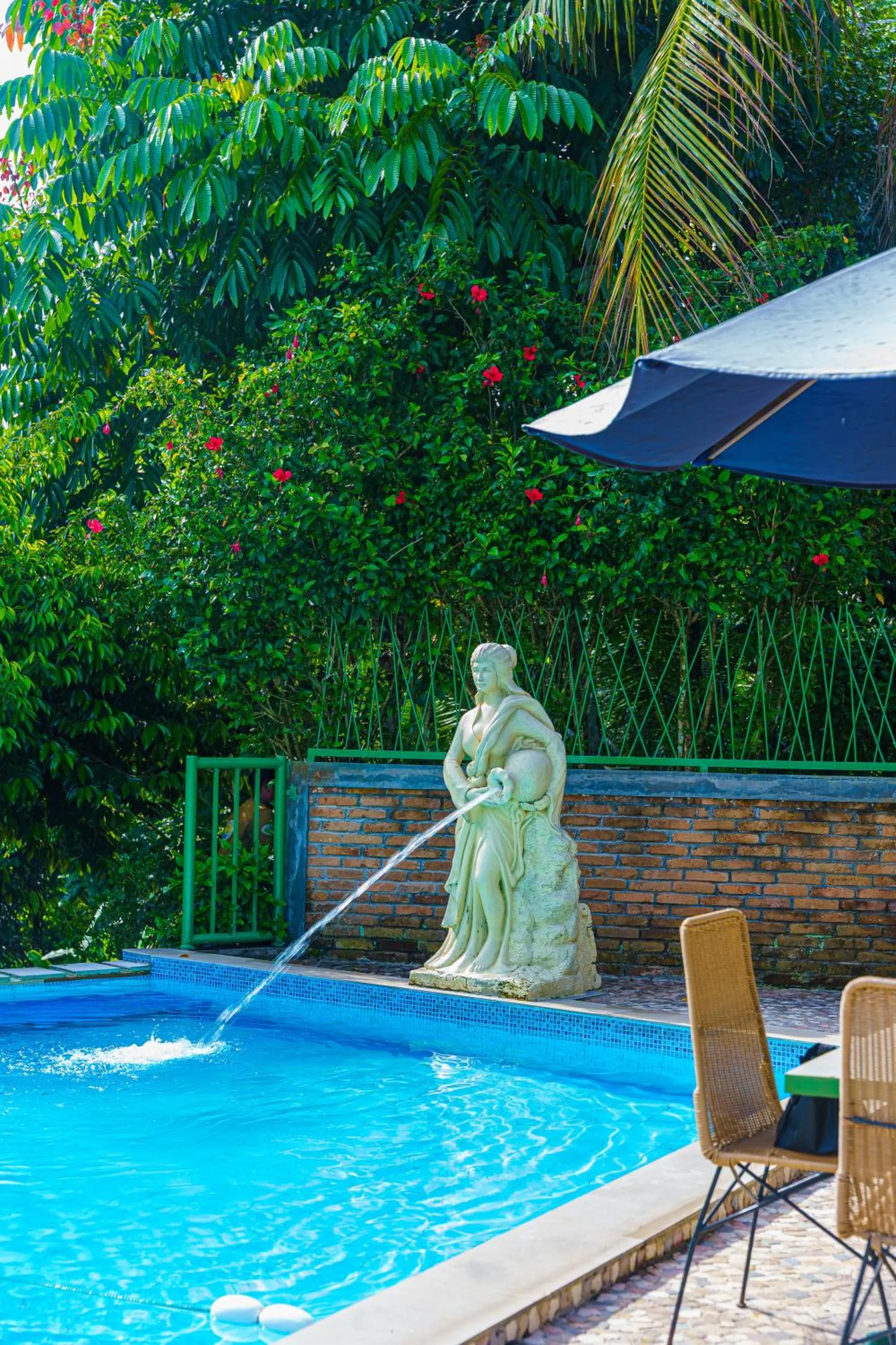 Swimming pool in Hotel Deli River and Restaurant Omlandia