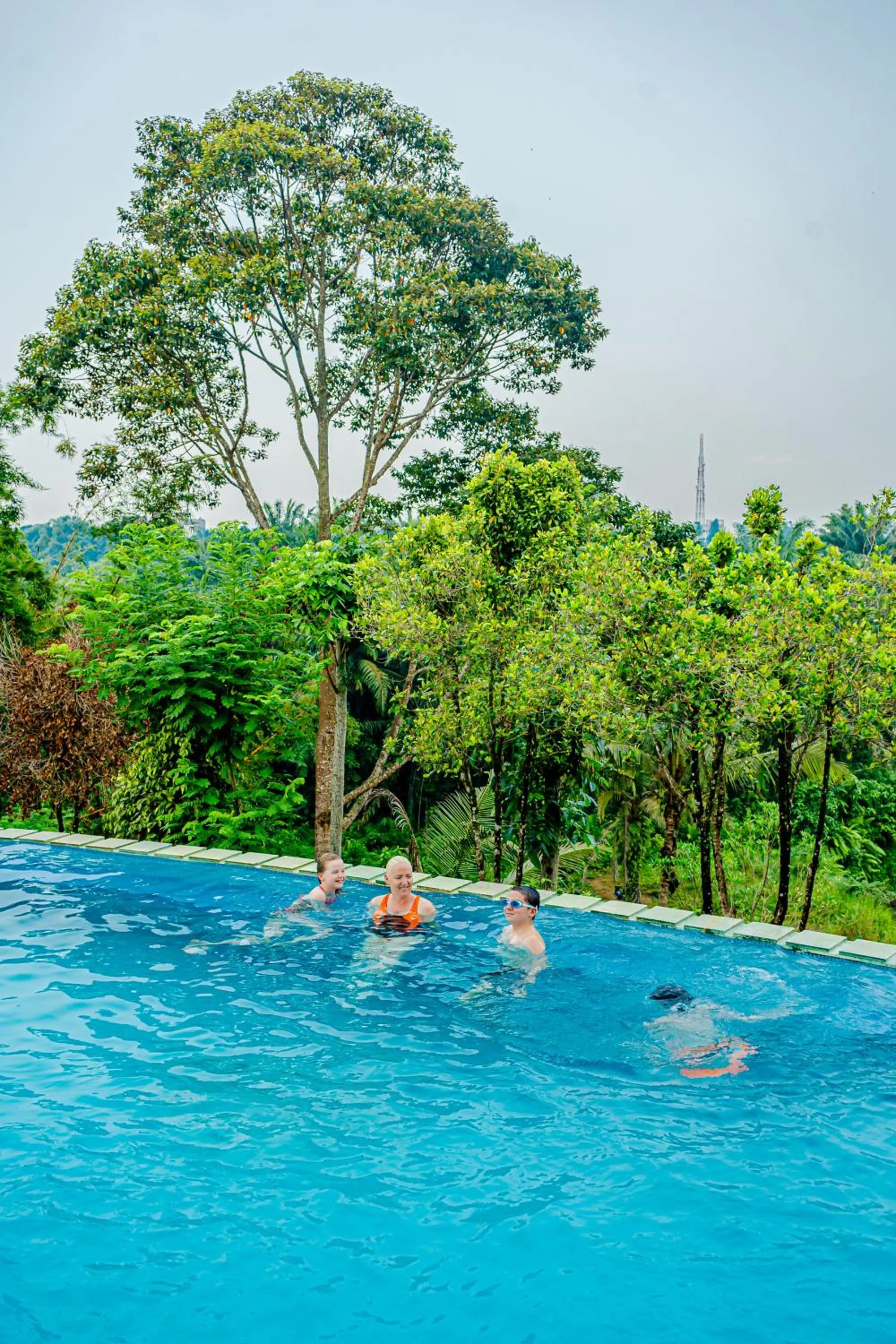 Swimming pool in Hotel Deli River and Restaurant Omlandia