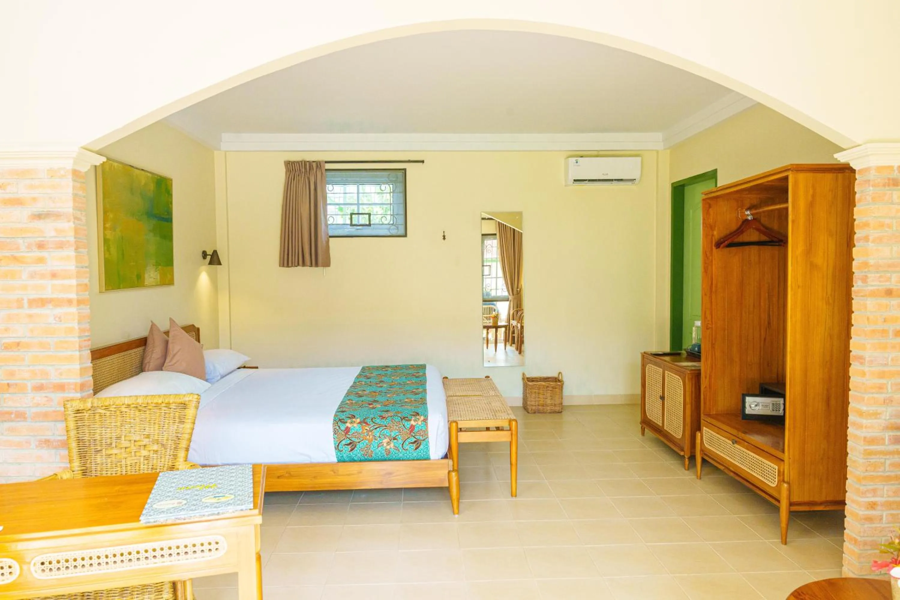 Bedroom, Bed in Hotel Deli River and Restaurant Omlandia