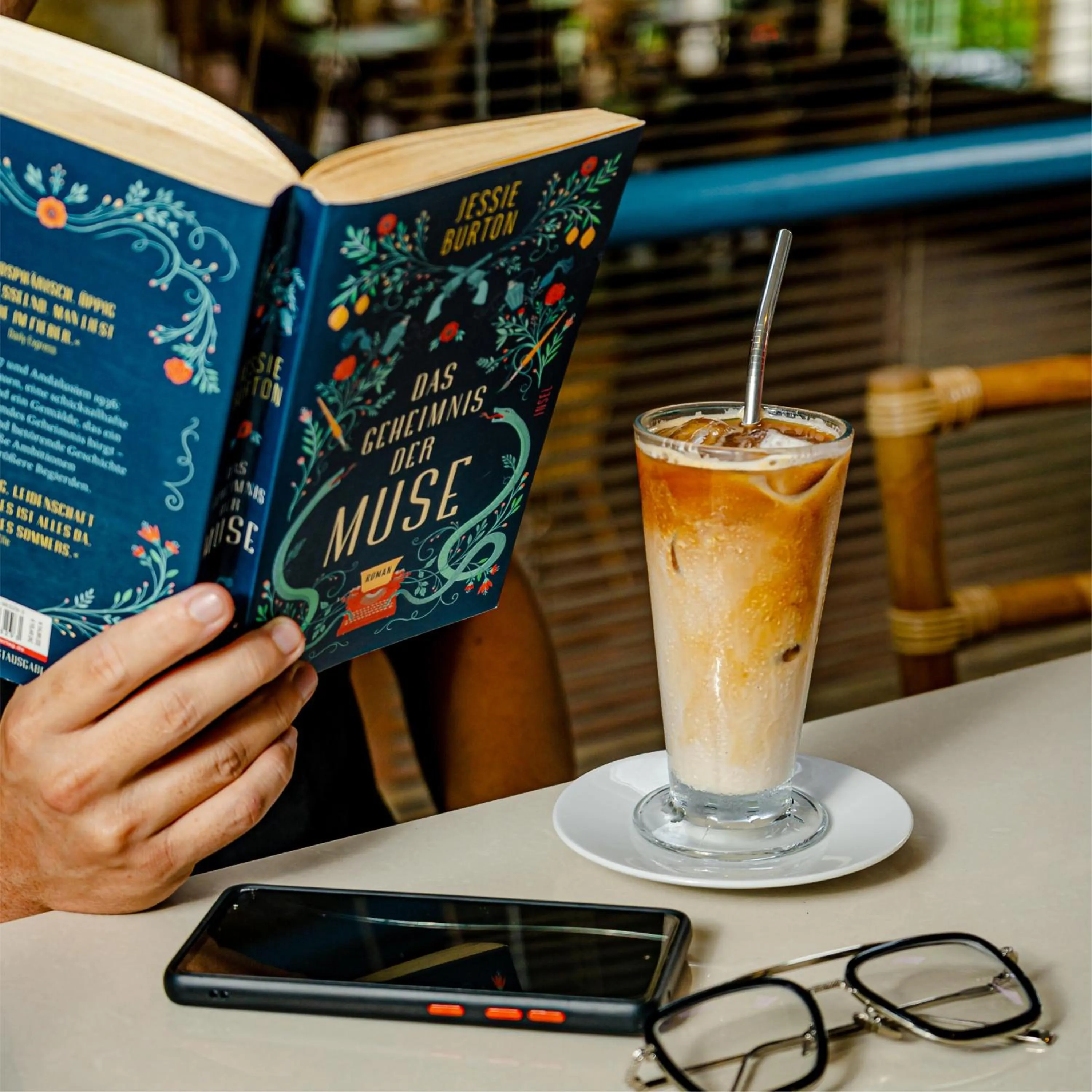 Library in Hotel Deli River and Restaurant Omlandia