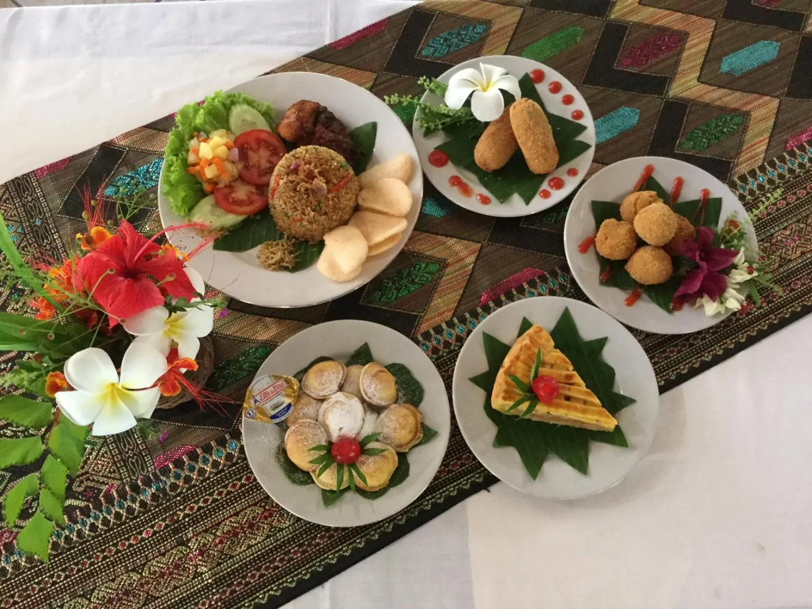 Restaurant/places to eat in Hotel Deli River and Restaurant Omlandia