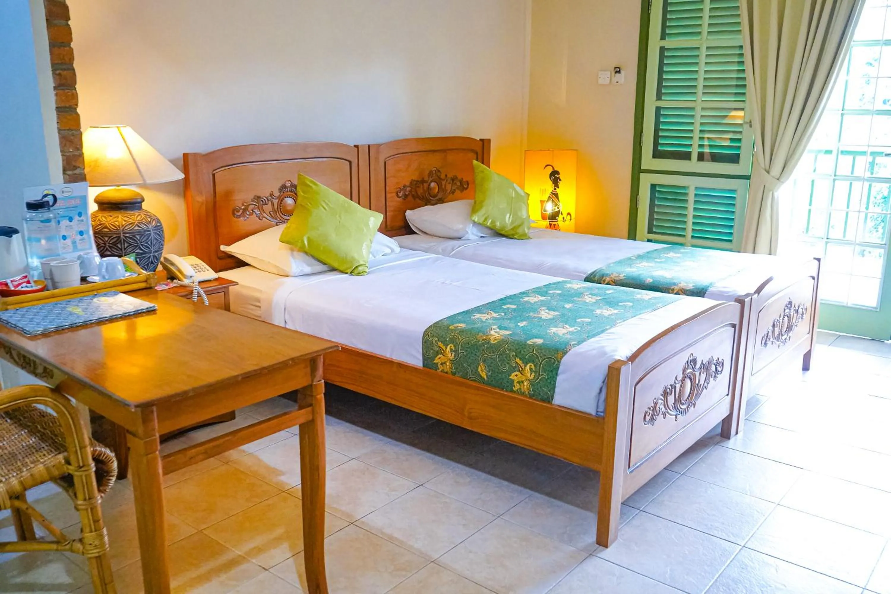 Bed in Hotel Deli River and Restaurant Omlandia