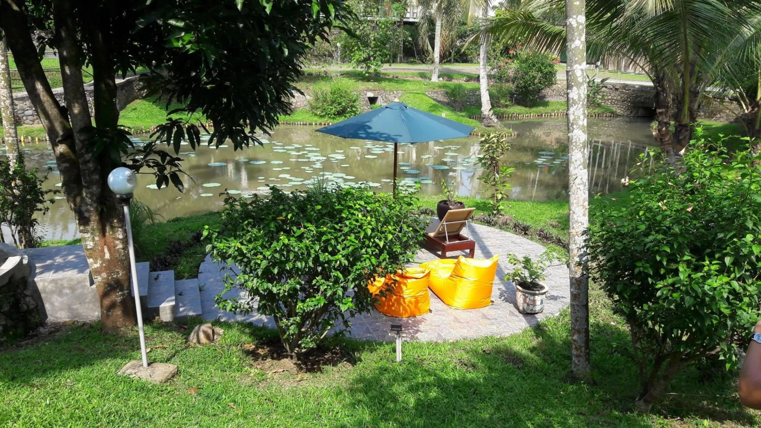 Property building in Hotel Deli River and Restaurant Omlandia