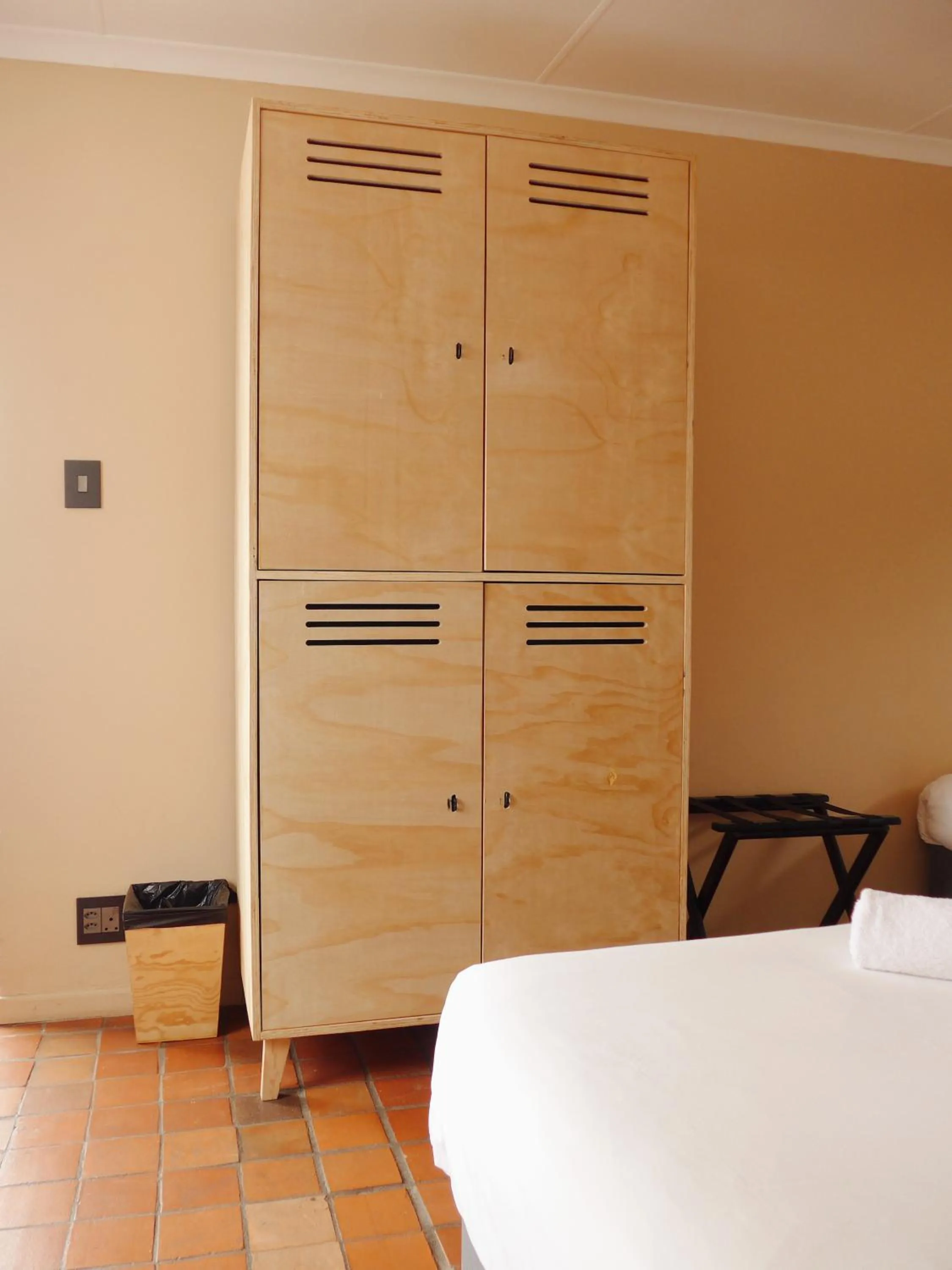 wardrobe, Bed in Villa Viva Cape Town