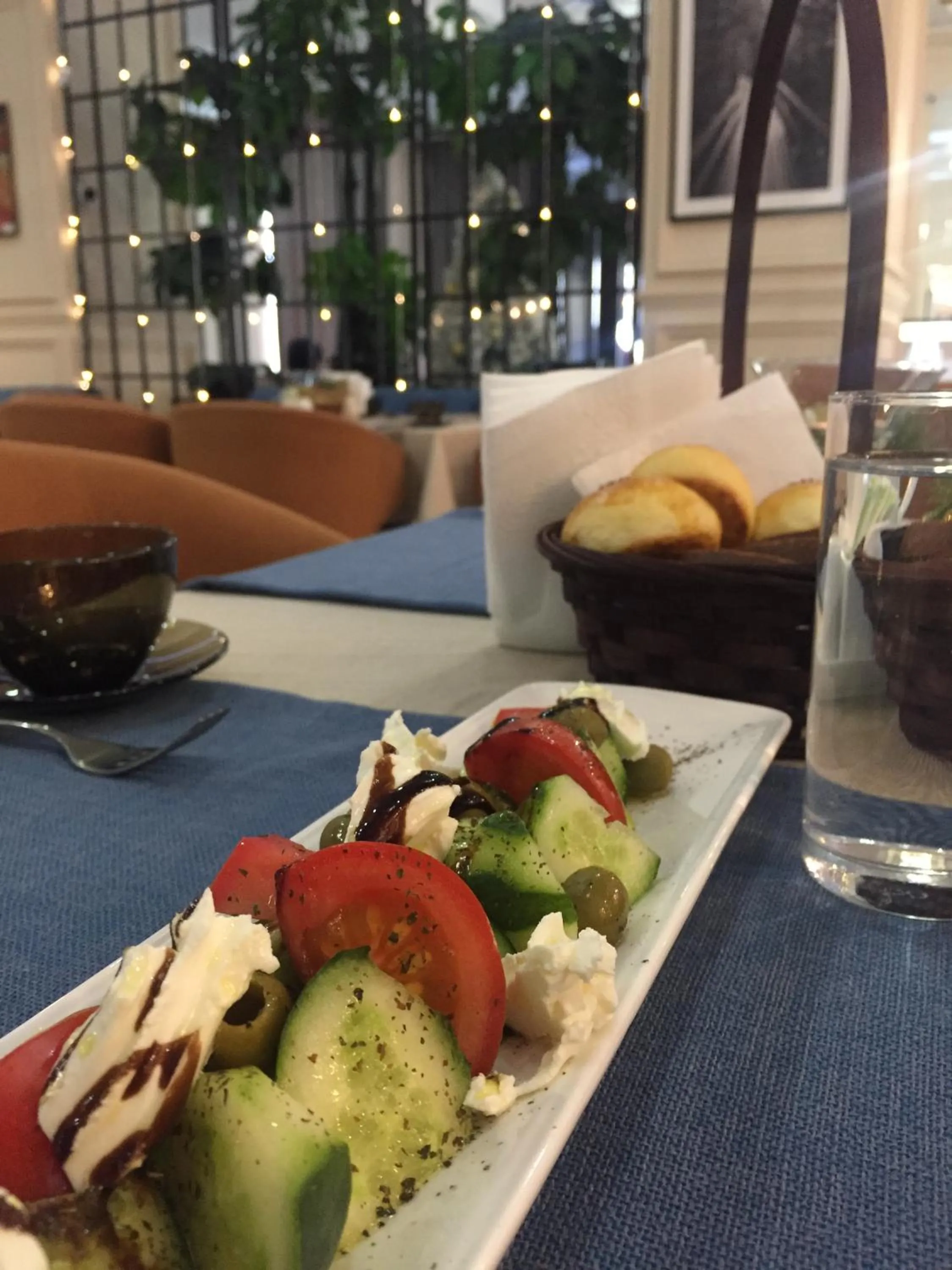 Restaurant/places to eat in Madison Ave Hotel Bishkek