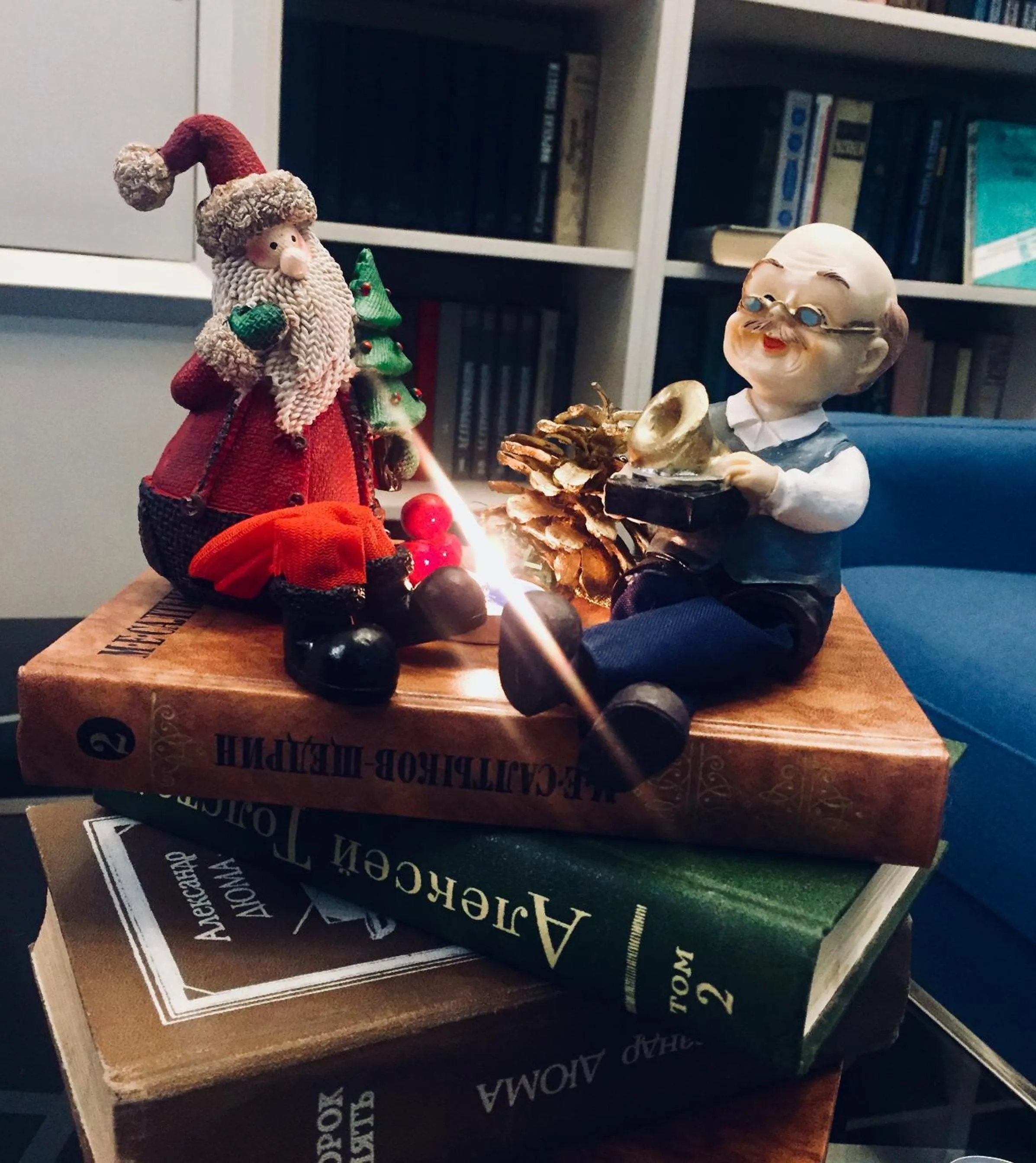 Library in Madison Ave Hotel Bishkek