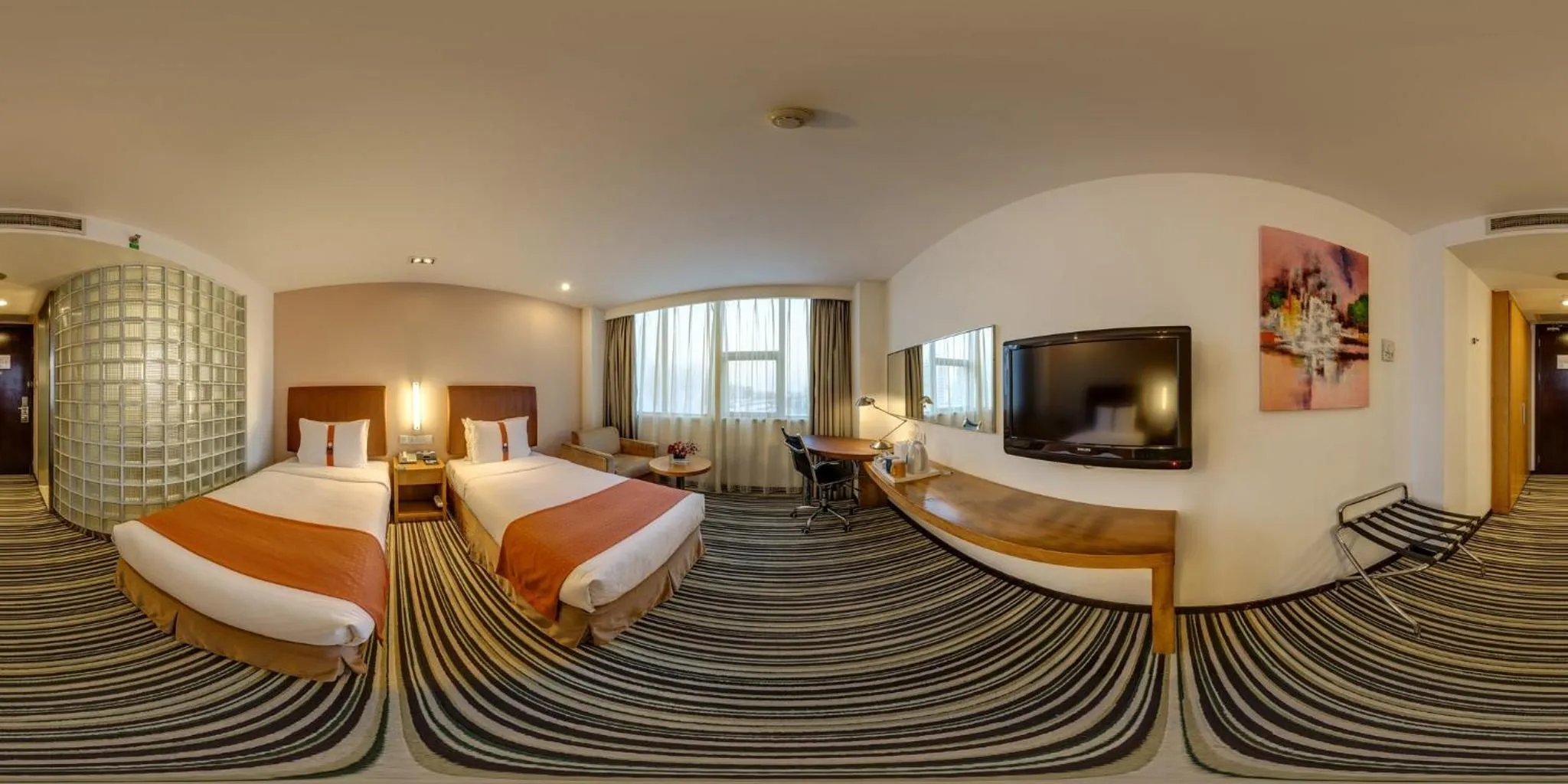 Photo of the whole room, Bed in Holiday Inn Express Shanghai Jinqiao Central by IHG