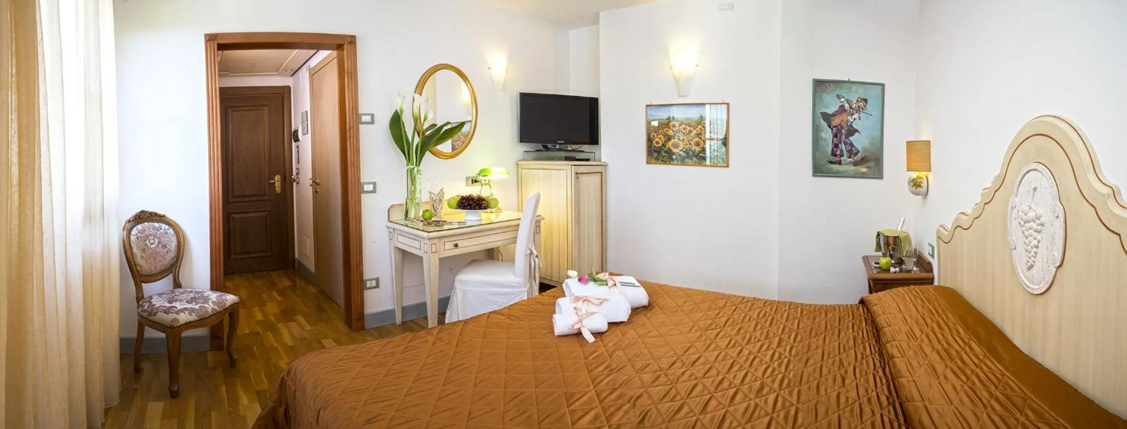 Bed in Boutique Hotel al Grappolo d'Oro