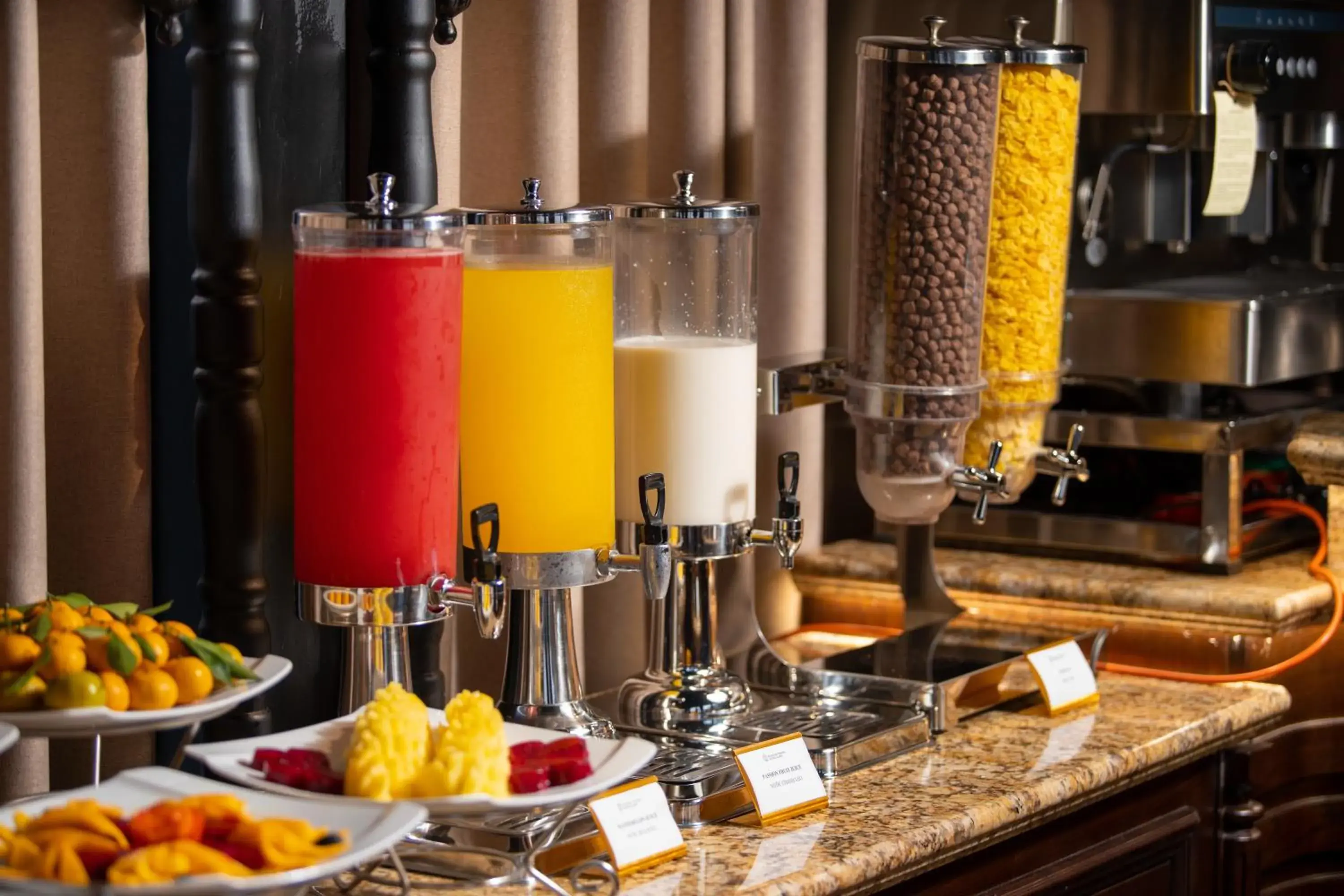 Restaurant/places to eat in Hanoi Paon Hotel Spa & Sky Bar Restaurant/places to eat in Hanoi Paon Hotel Spa & Sky Bar