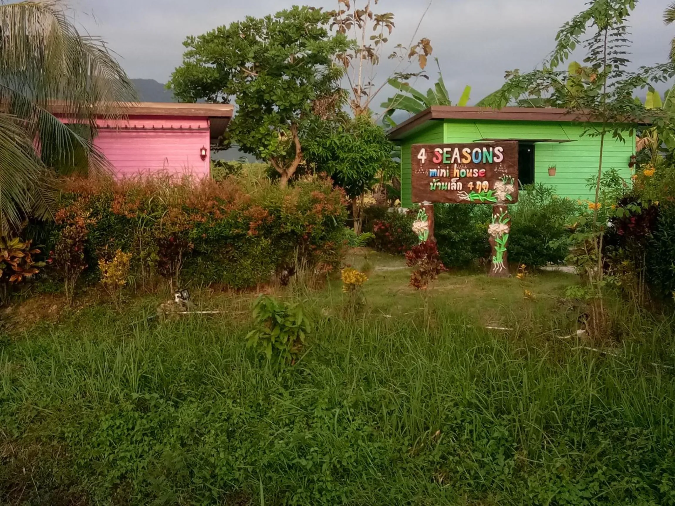 4 seasons mini house