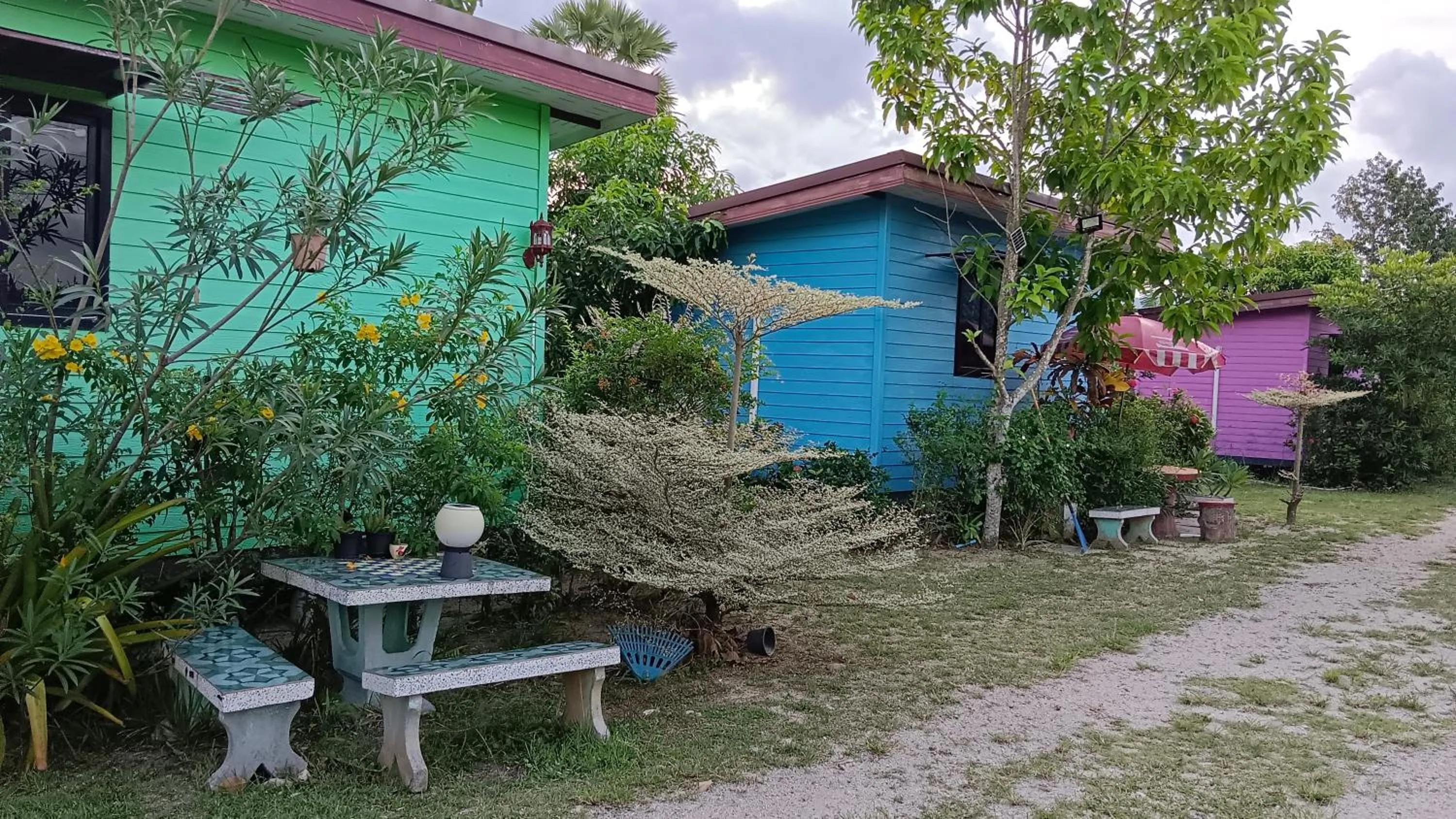 4 seasons mini house