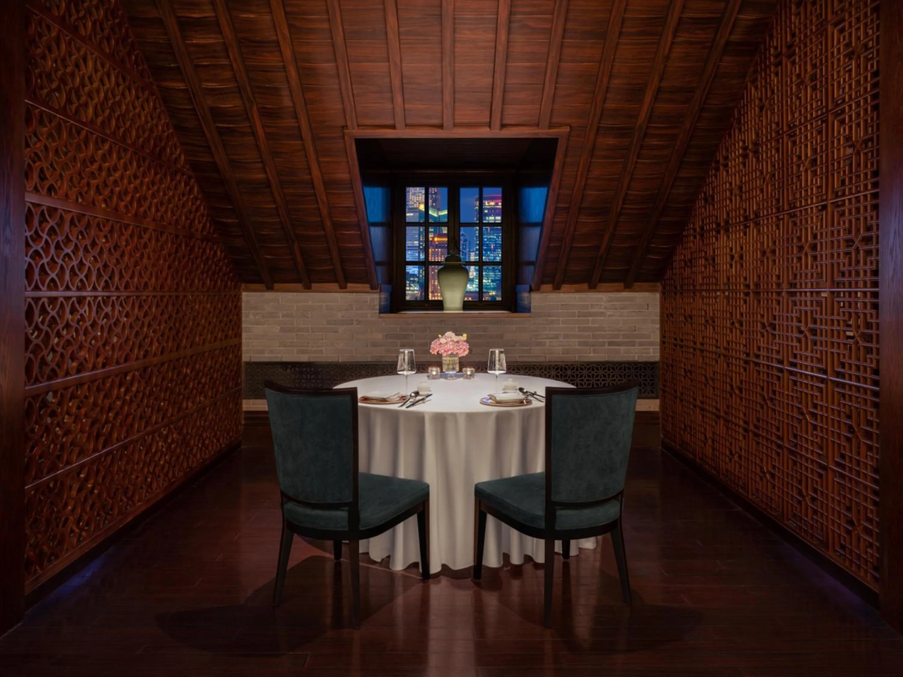 Dining area in Waldorf Astoria Shanghai on the Bund